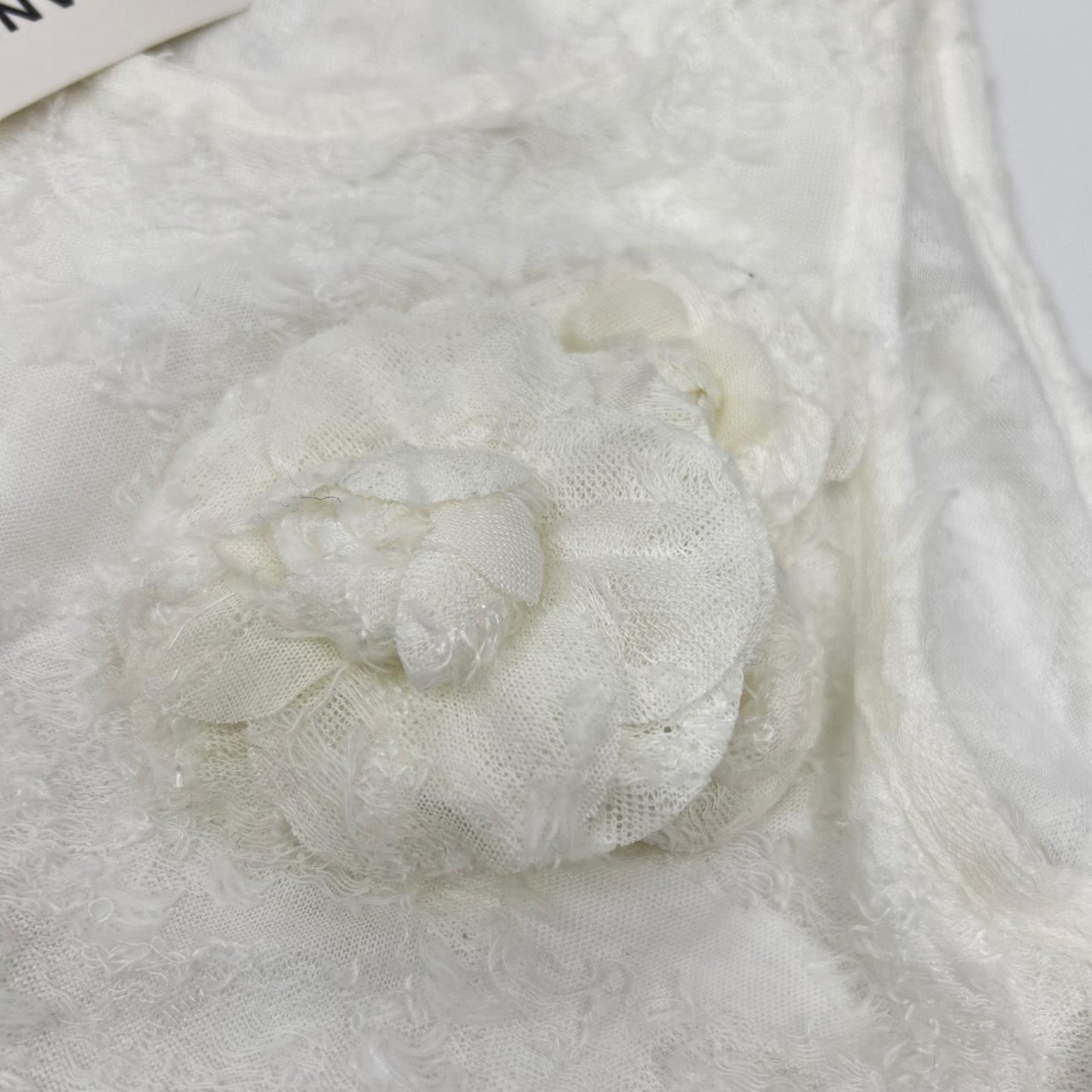 CHANEL シャネル P50933 ホワイト カメリアコサージュ ノースリーブニット トップス