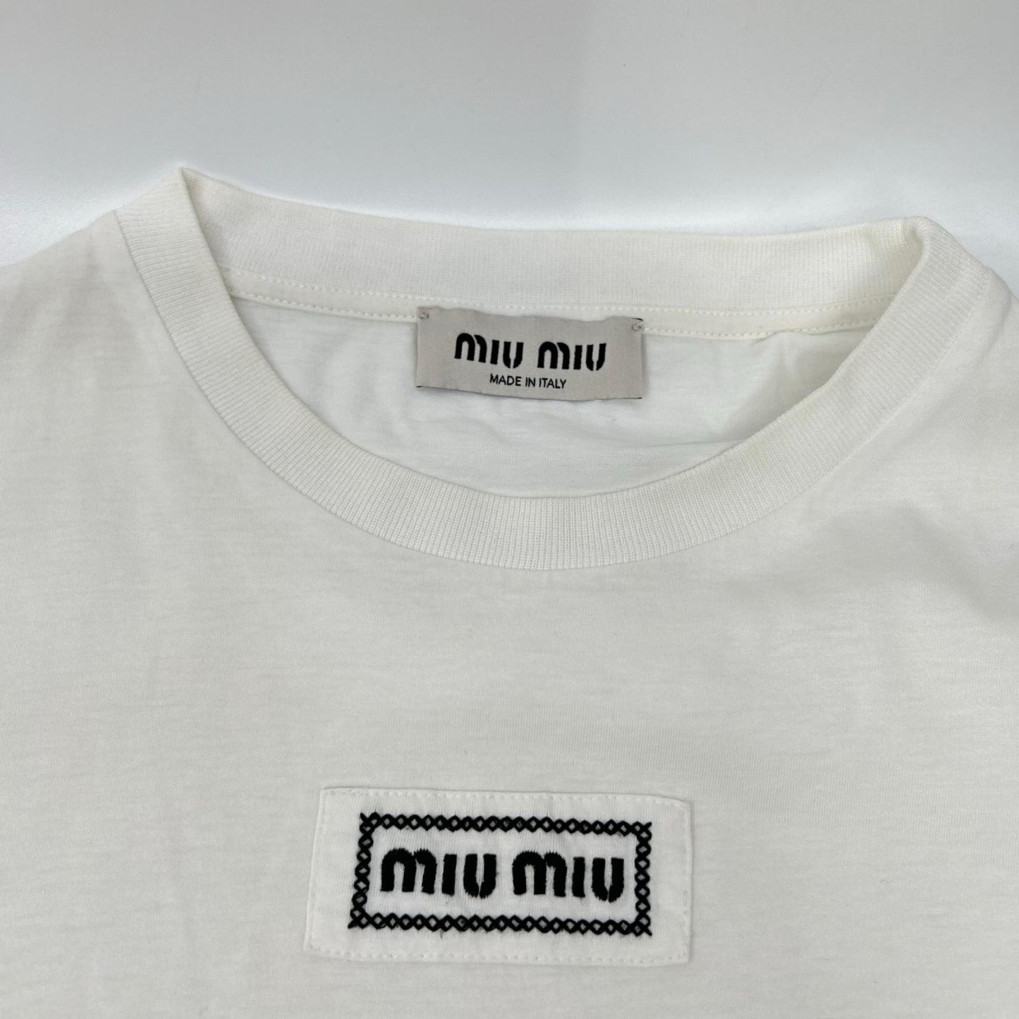 MIUMIU ミュウミュウ 24年製 MJN483 白 ロゴ クロップド Tシャツ トップス