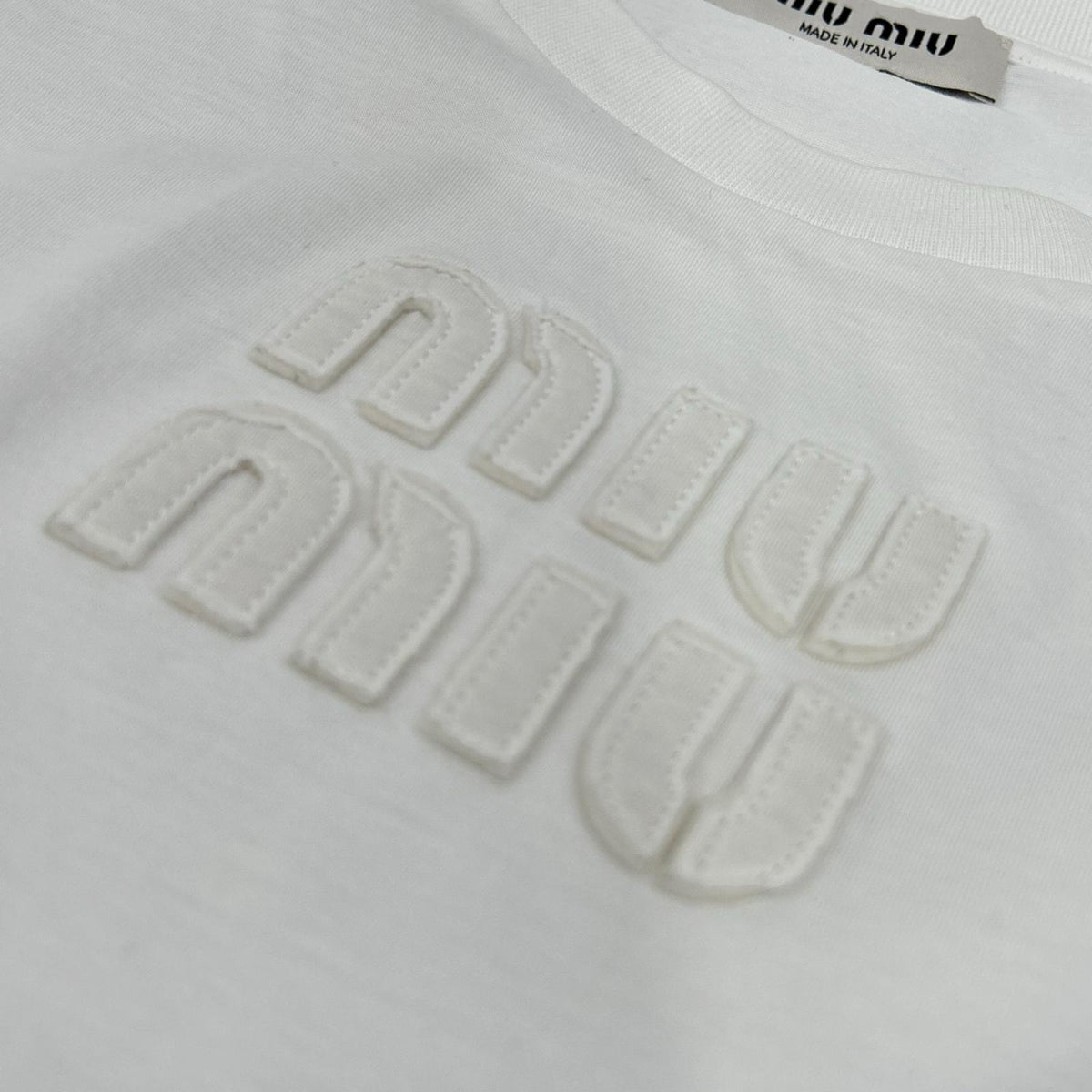MIUMIU 2025 model MJN483 White Logo Cropped T-Shirt Tops
