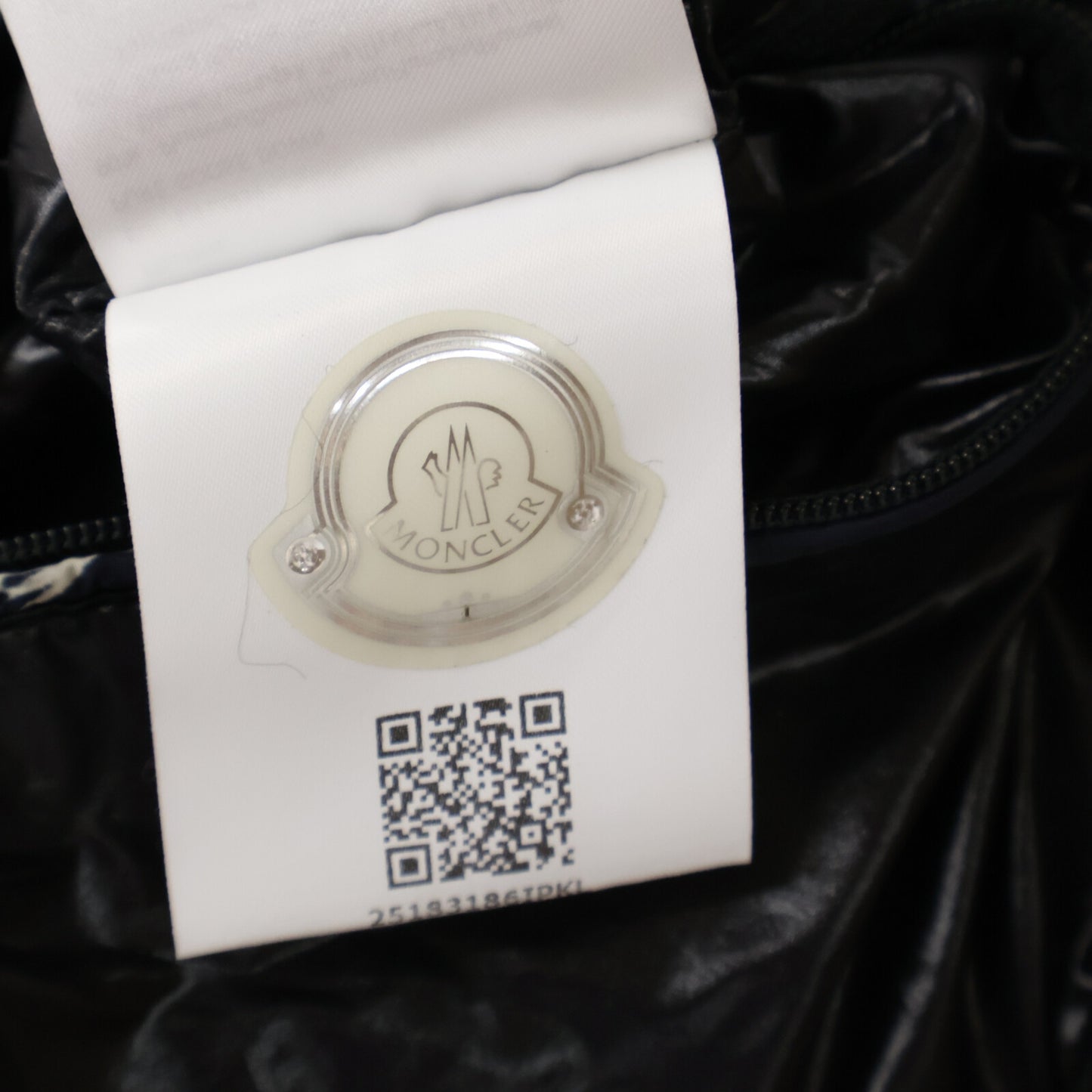 MONCLER モンクレール NEUVIC 総柄 斜めジップ フーディダウンジャケット ジャケット
