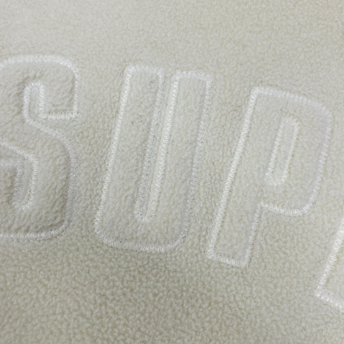 Supreme シュプリーム アイボリー アーチロゴ ポータテック プルオーバーフーディ トップス