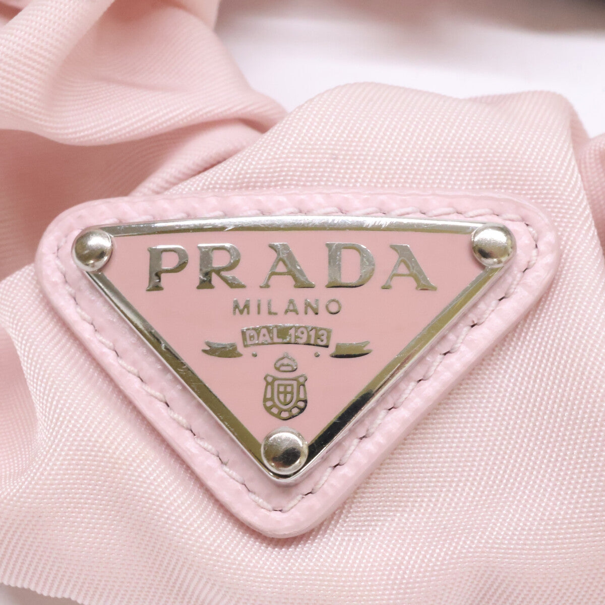 PRADA 1IF015 Re-Nylon triangle logo nylon scrunchie hair accessory