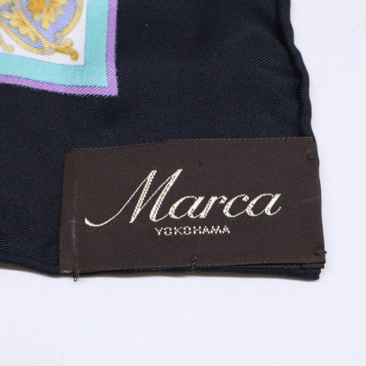 伝統横濱スカーフMarca マルカヨコハマ 【美品】馬車行列 シルクツイル スカーフ