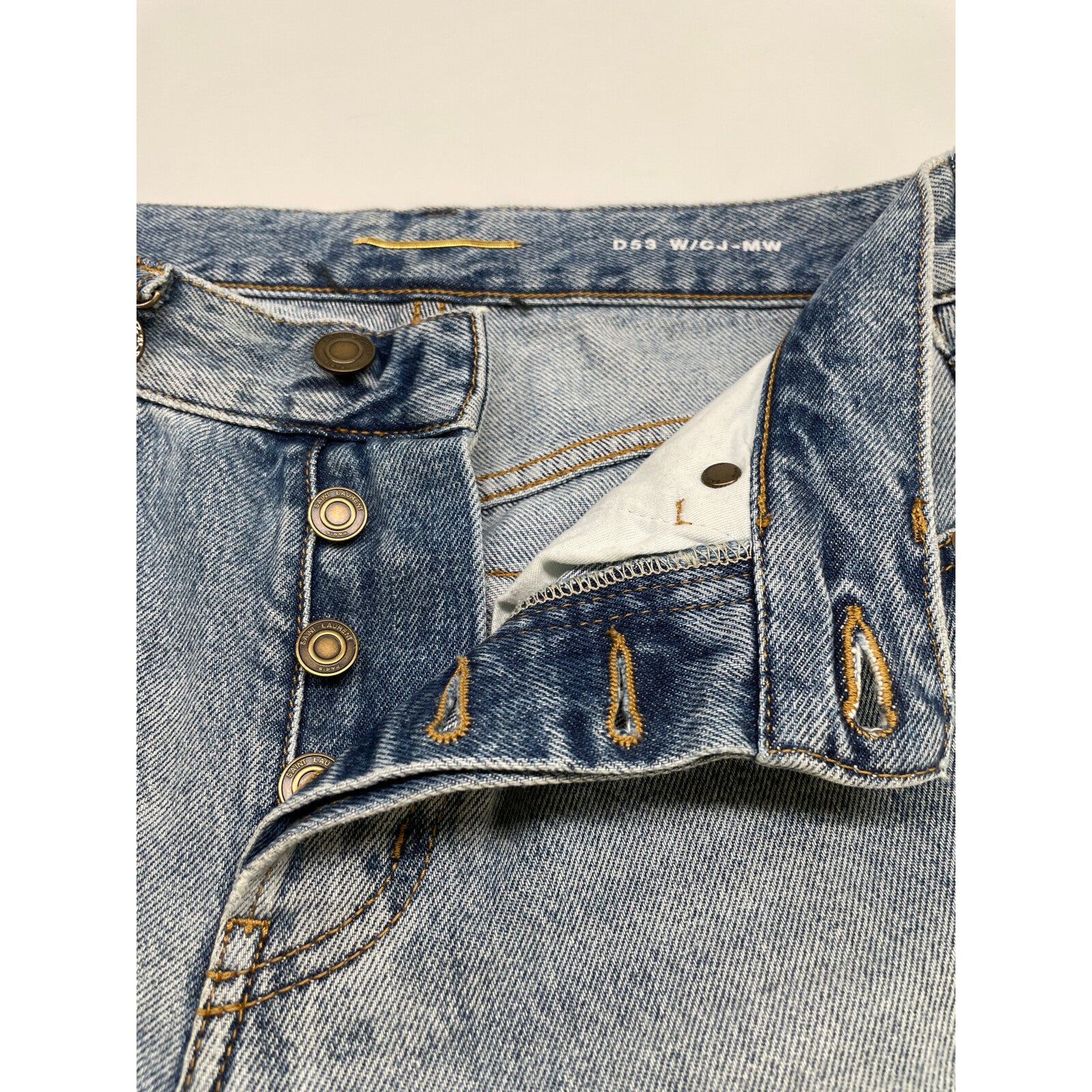 SAINT LAURENT PARIS 圣罗兰巴黎 23年款 758262 Y372Y 浅蓝色 棉 YSL标志吊饰 牛仔裤 下装