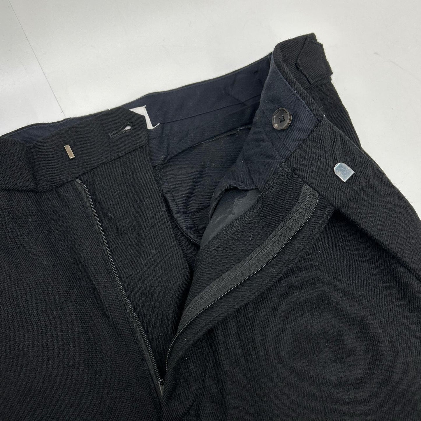 marka マーカ ブラック ウールオフィサーストレートパンツ ボトムス