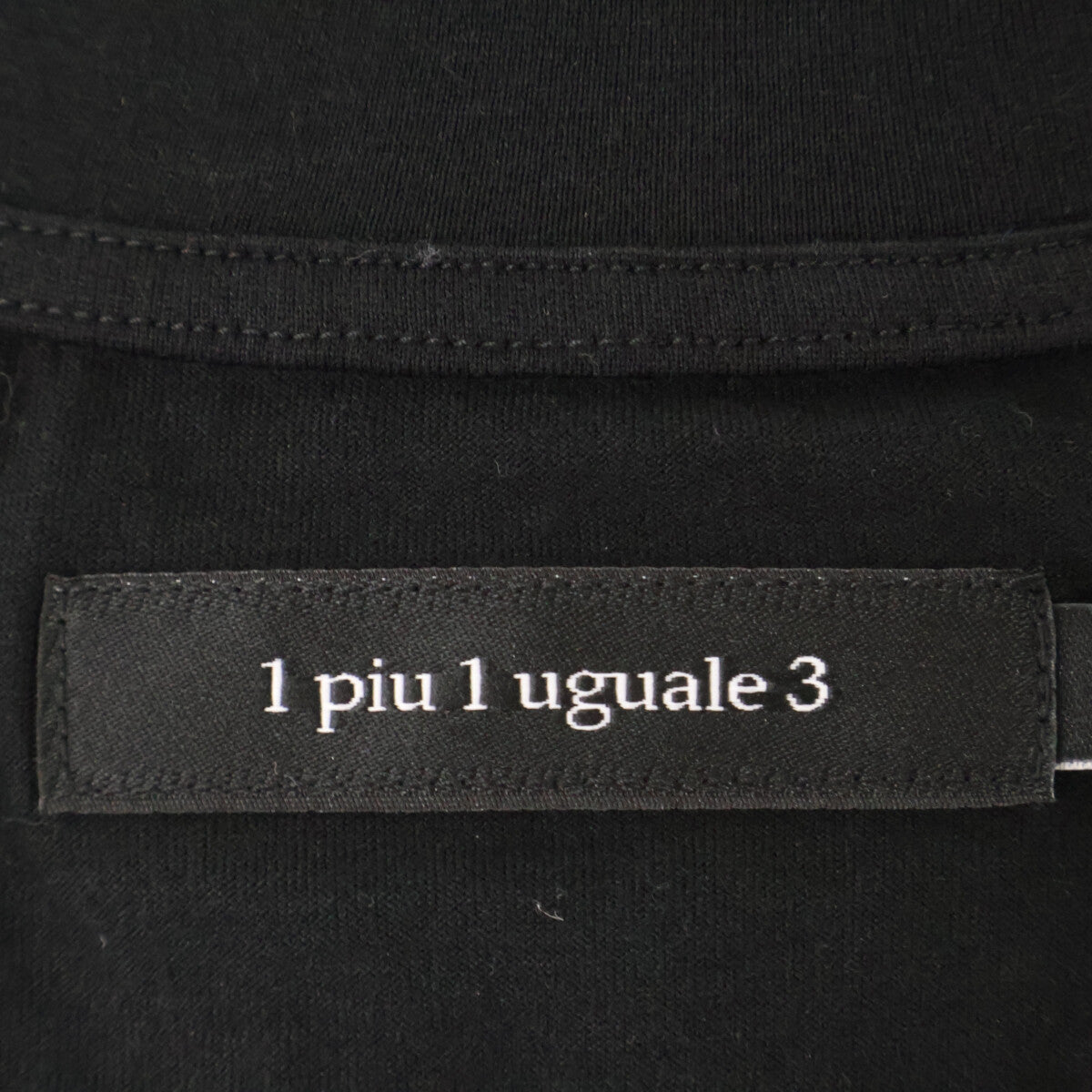 1PIU1UGUALE3 Uno Piu Uno Uguale Tre MRT289 Black BACK LEAF V-NECK TEE V-Neck T-Shirt Top