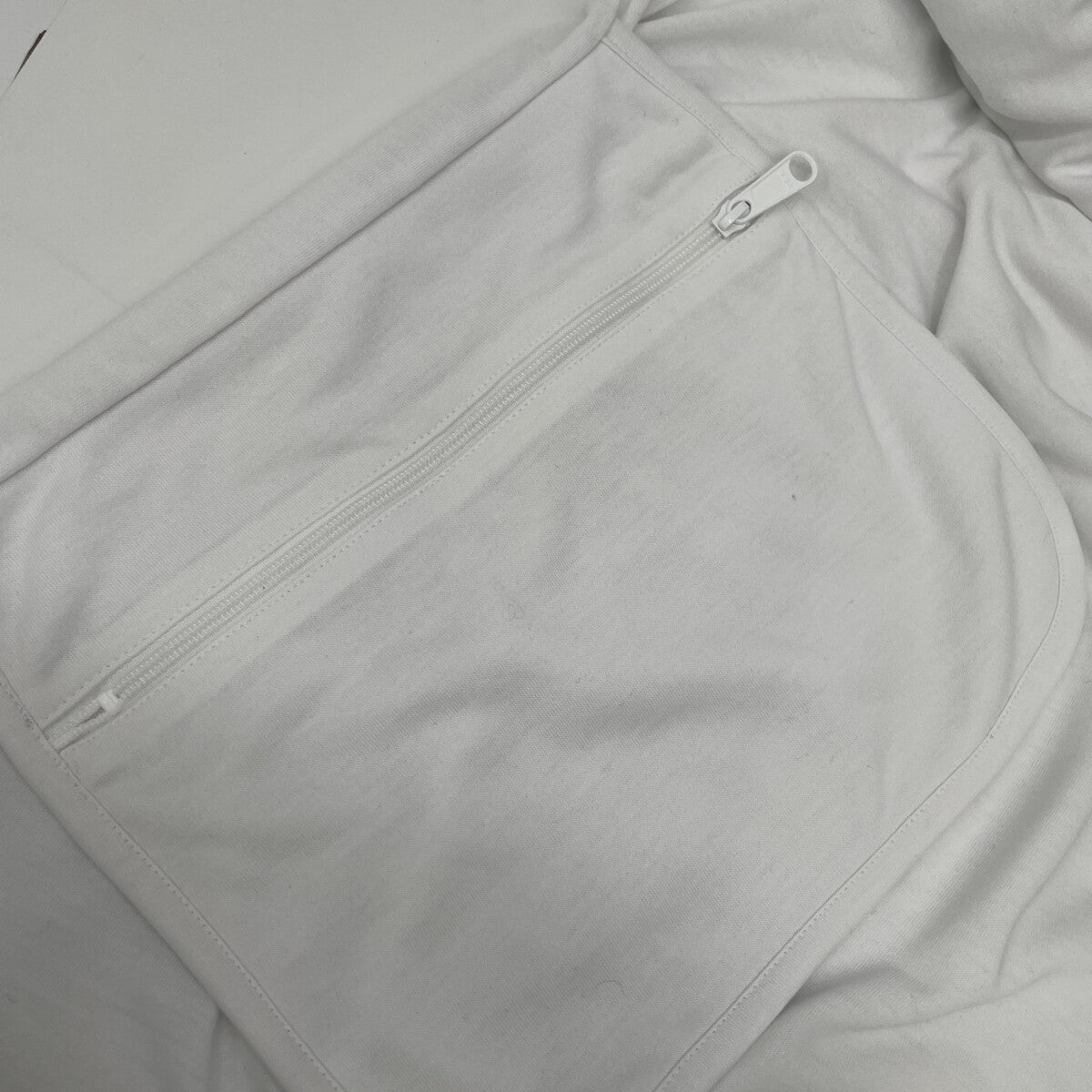 COMMEdesGARCONS HOMME PLUS 25SS PO-T018 White Short-Sleeve Zip T-Shirt Tops