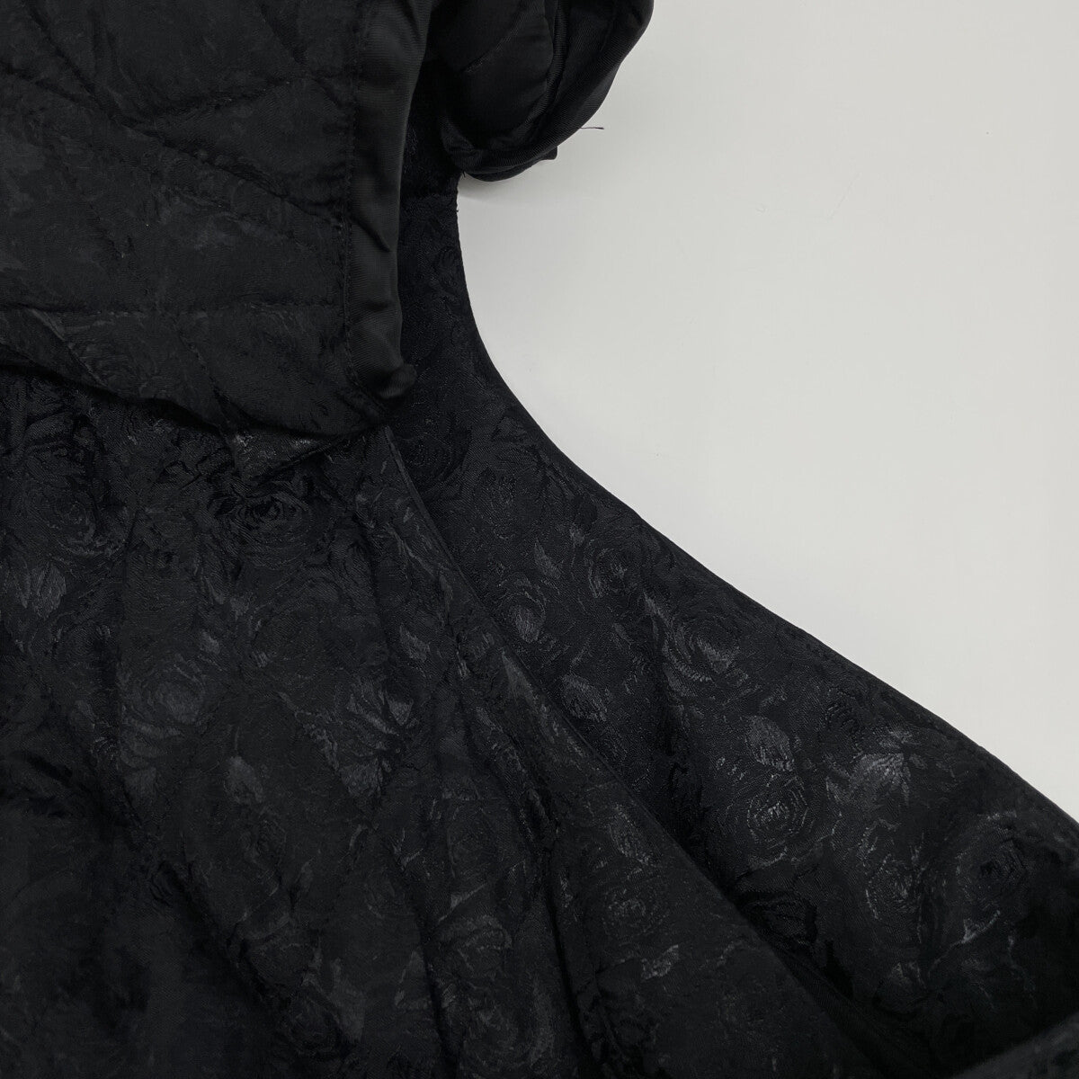 AD2017 3T-C005 Black Floral Belted Quilted Coat S Women's