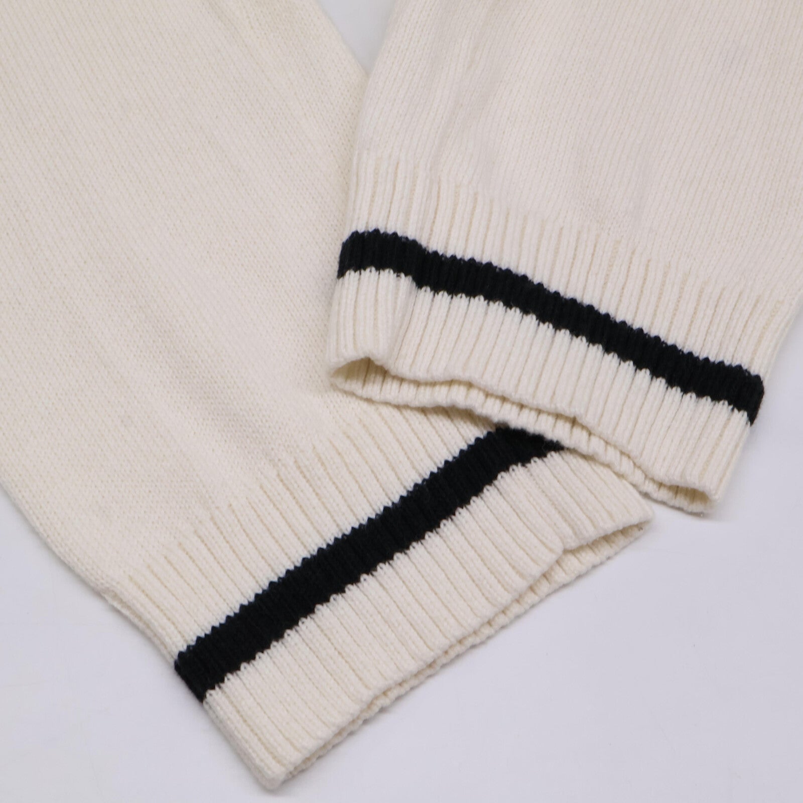 MM6 エムエムシックス 25SS SH0HN0002 ホワイト ロゴデザイン Vネックプルオーバーニット トップス