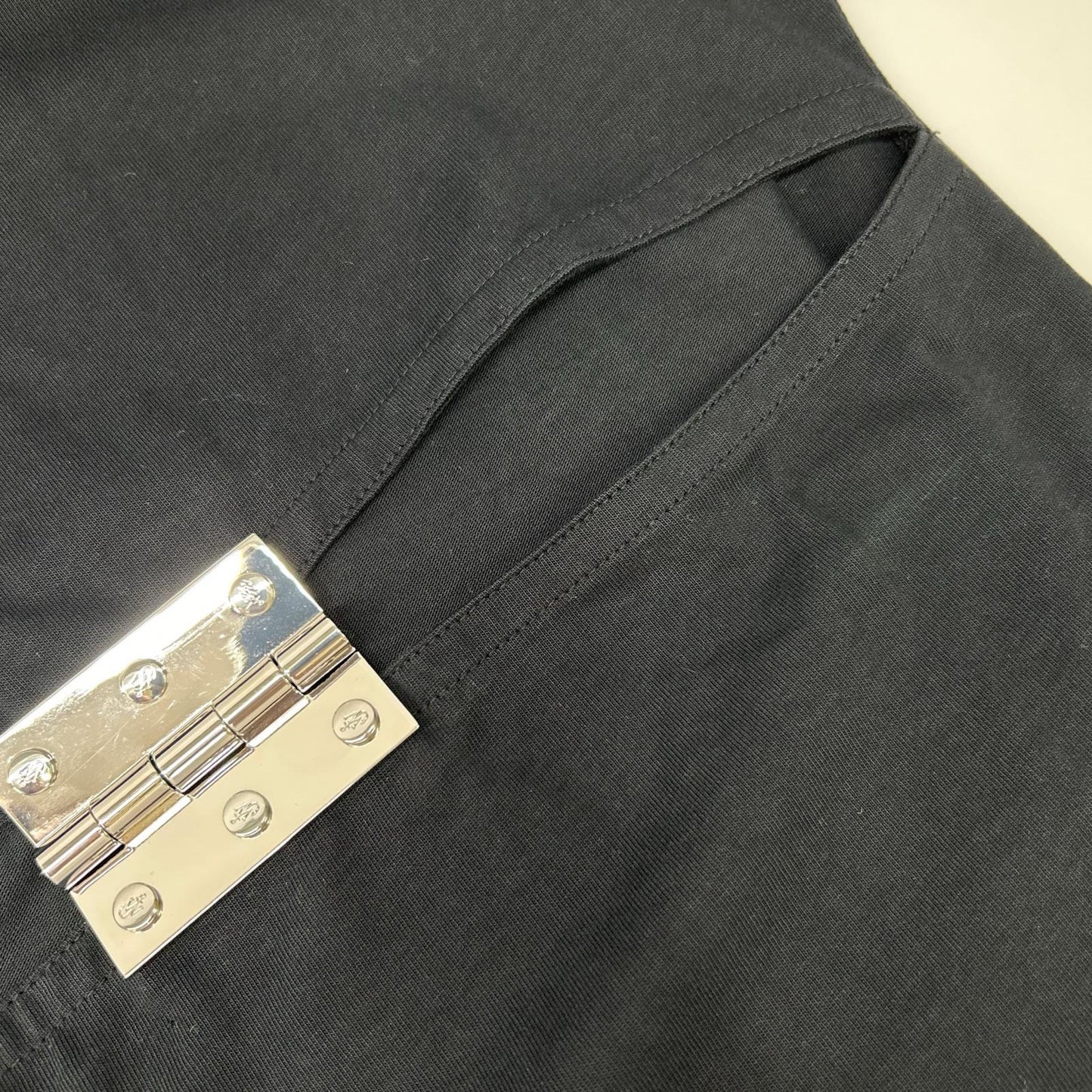 J.W.Anderson ジェイ ダブリュー アンダーソン JD0026PG0975999 ブラック コットン カットアウト Hinge Midi T-shirt Dress ワンピース