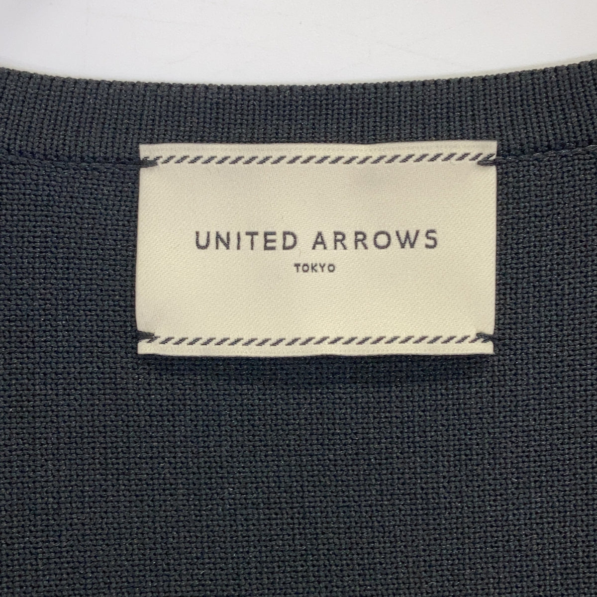 UNITED ARROWS 1518-106-1840 Black Polyester Faux-Fur Combination Zip-Up Vest Vest