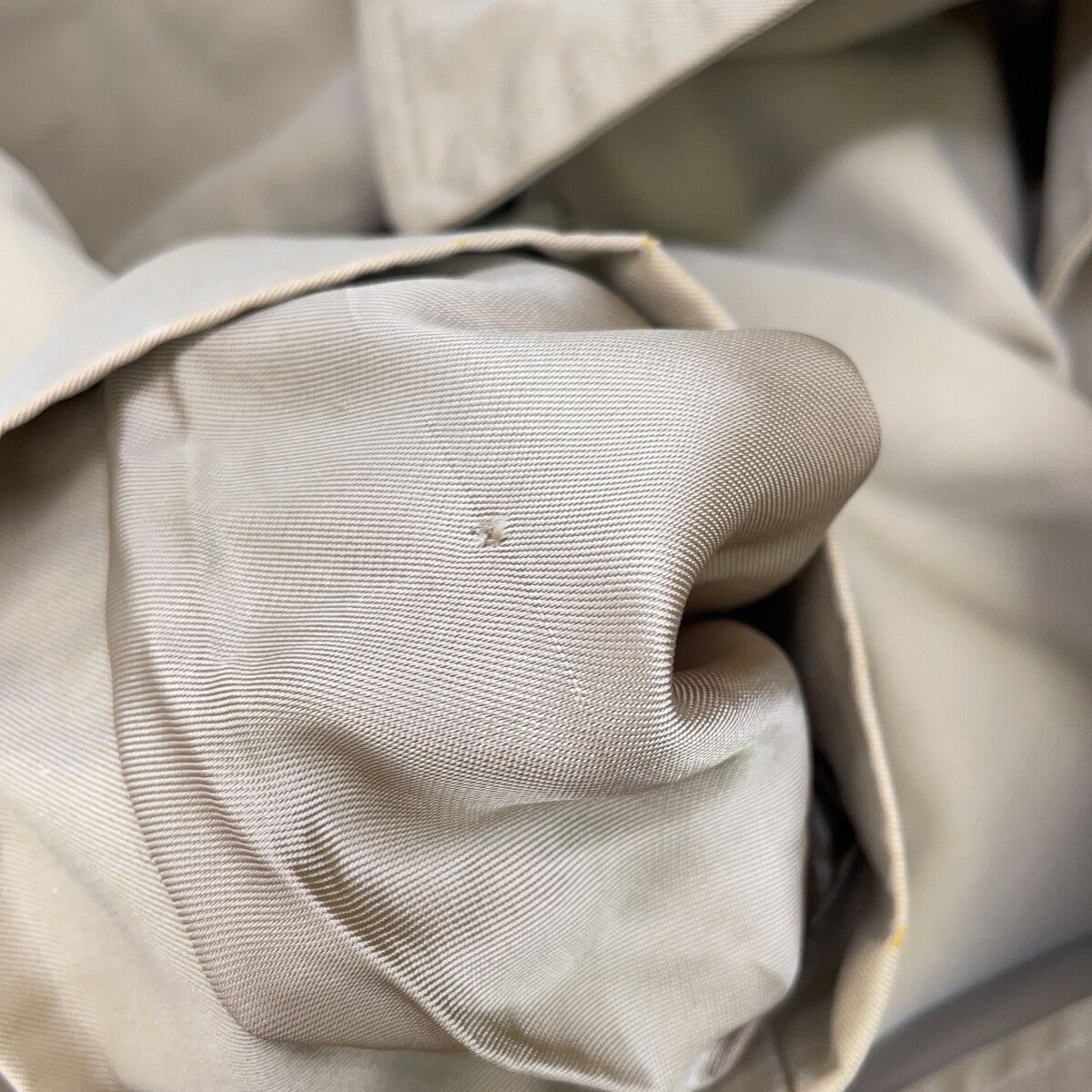 BURBERRY 博柏利 4073483 米色 THE KENSINGTON/肯辛顿 风衣 外套