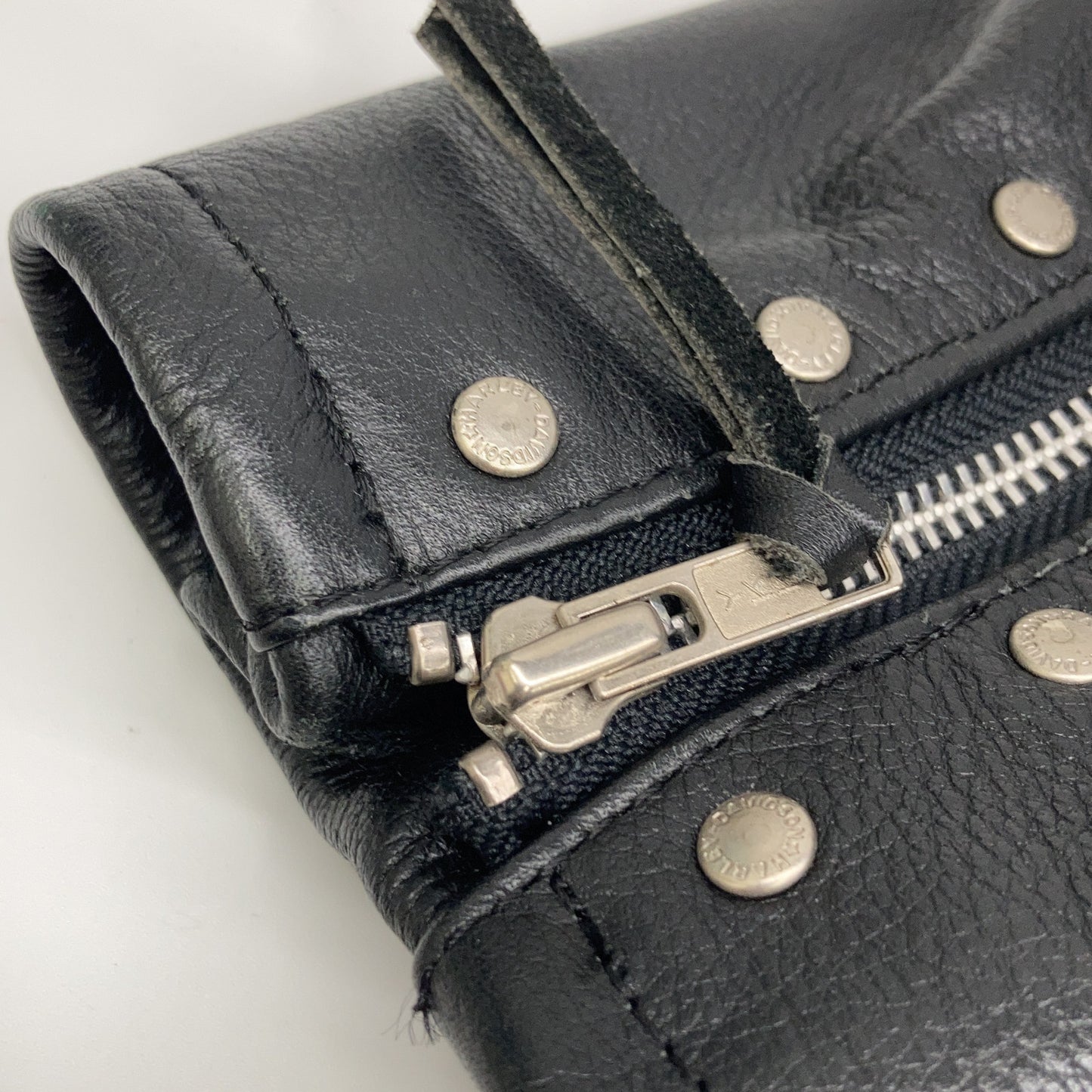 HARLEY DAVIDSON ハーレーダビッドソン 9406 ブラック スタッズ装飾 バックエンボスロゴ ベルテッドレザーライダースジャケット ジャケット