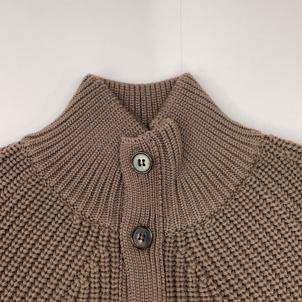 [UNITED ARROWS Exclusive] BN-21FM-063 Dark Brown Azé Button Cardigan Top 2 Men