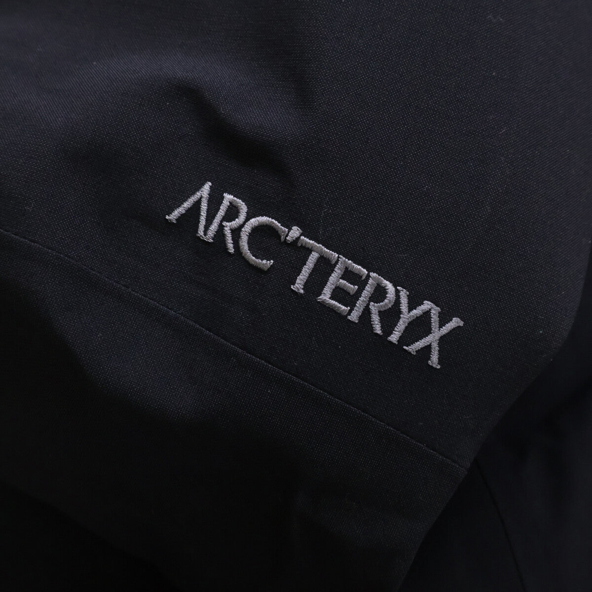 ARC'TERYX 始祖鸟 【美品/23年款】X000006696 THERME PARKA 保暖连帽羽绒服 夹克 M