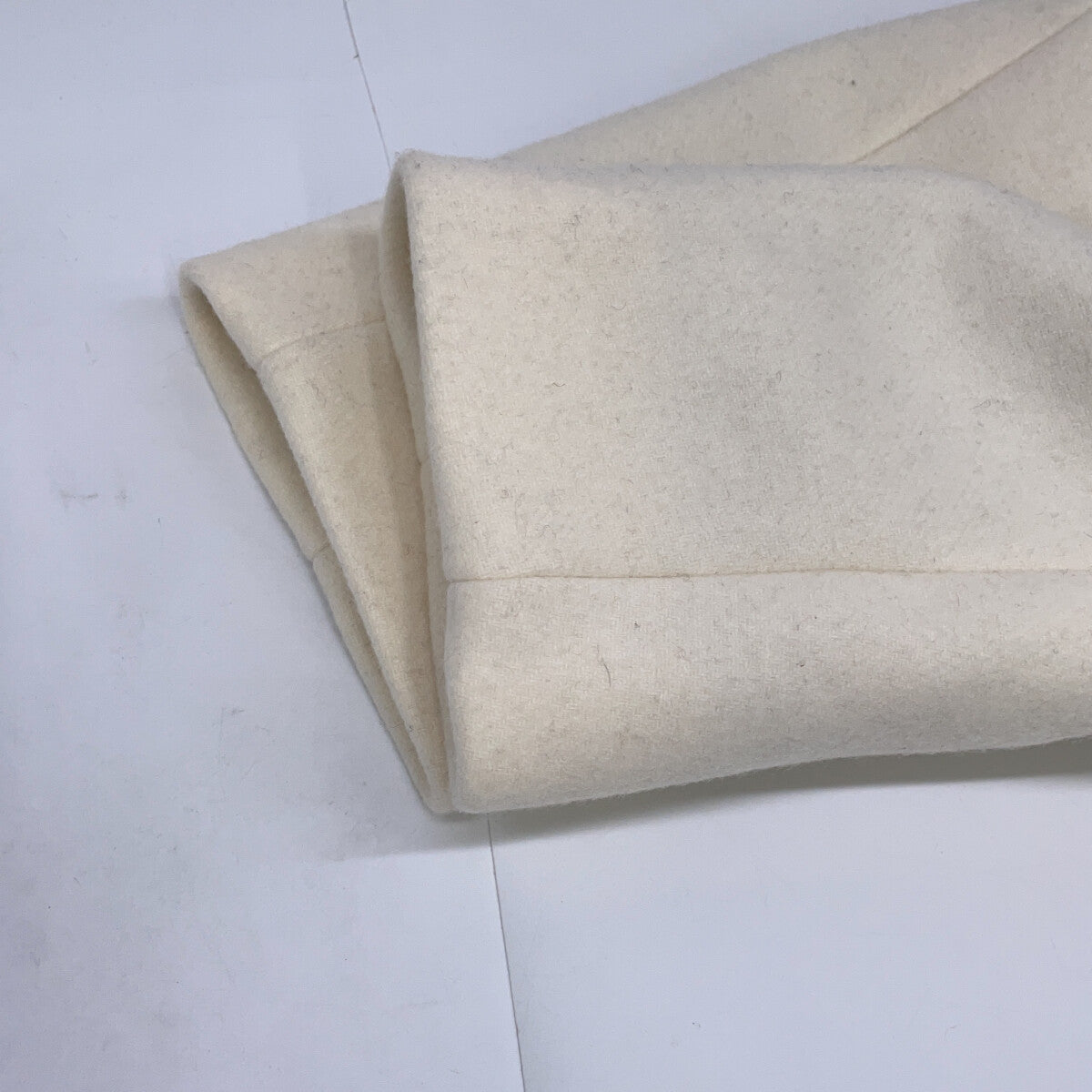 1piu1uguale3 Uno Piu Uno Uguale Tre MRC157-WOL157 Beige x Camel WRAP HOODED Wool Boa Hood Switching Coat