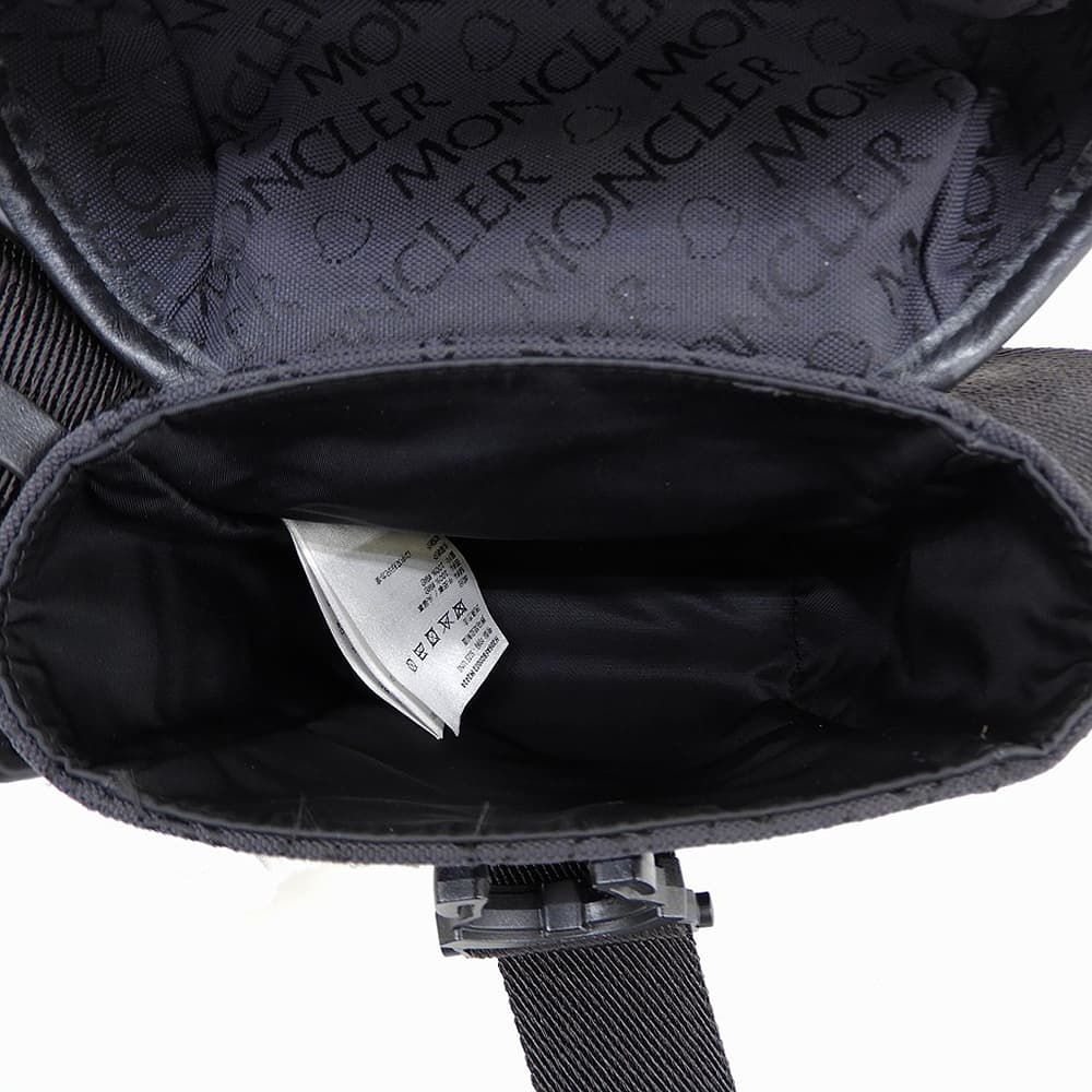 MONCLER モンクレール 美品 SPREAD CROSS BODY クロスボディショルダーバッグ メンズ ブラック 22年製 ショルダーバッグ