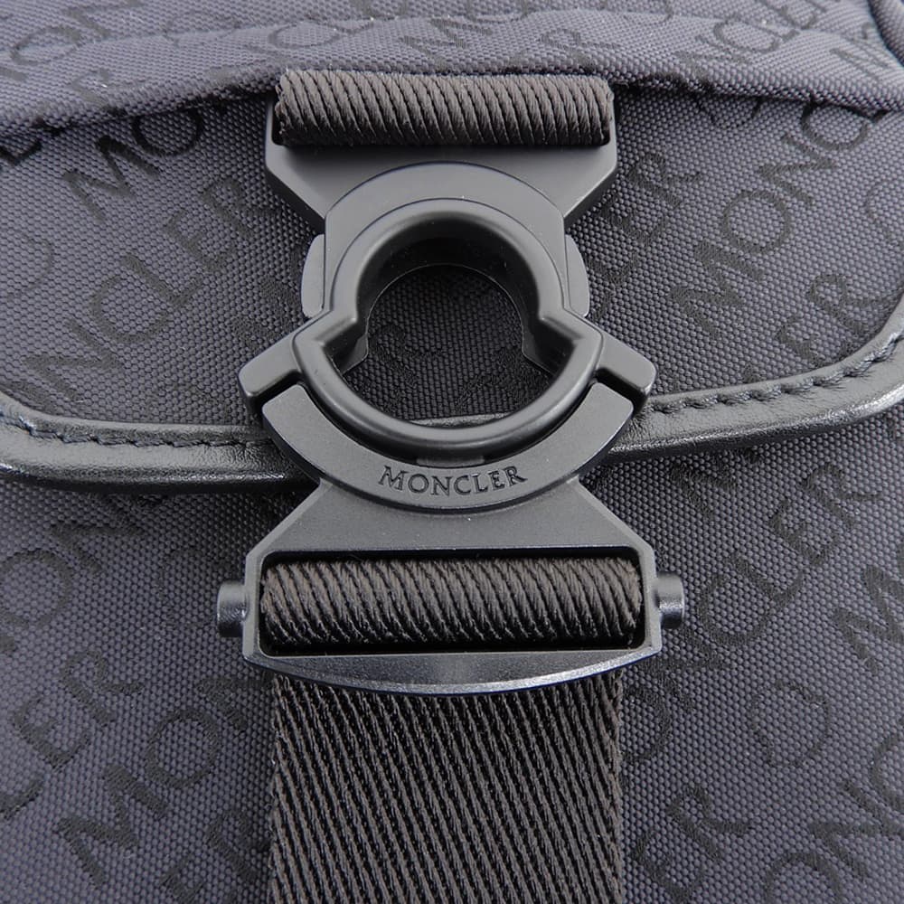 MONCLER モンクレール 美品 SPREAD CROSS BODY クロスボディショルダーバッグ メンズ ブラック 22年製 ショルダーバッグ