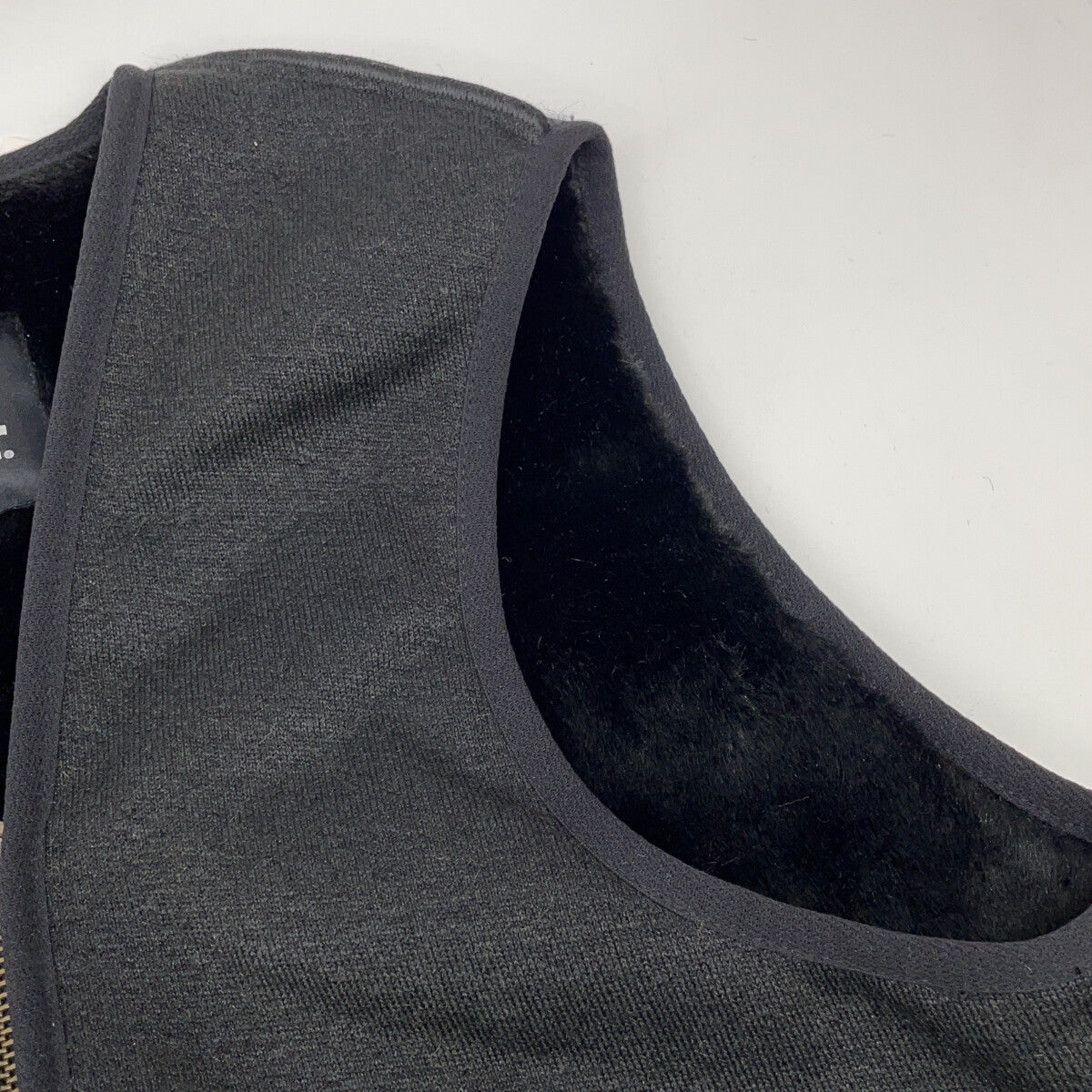 232MLI0035 Black Front Zip Fur Liner Vest Slim Fit Vest 36 Men's