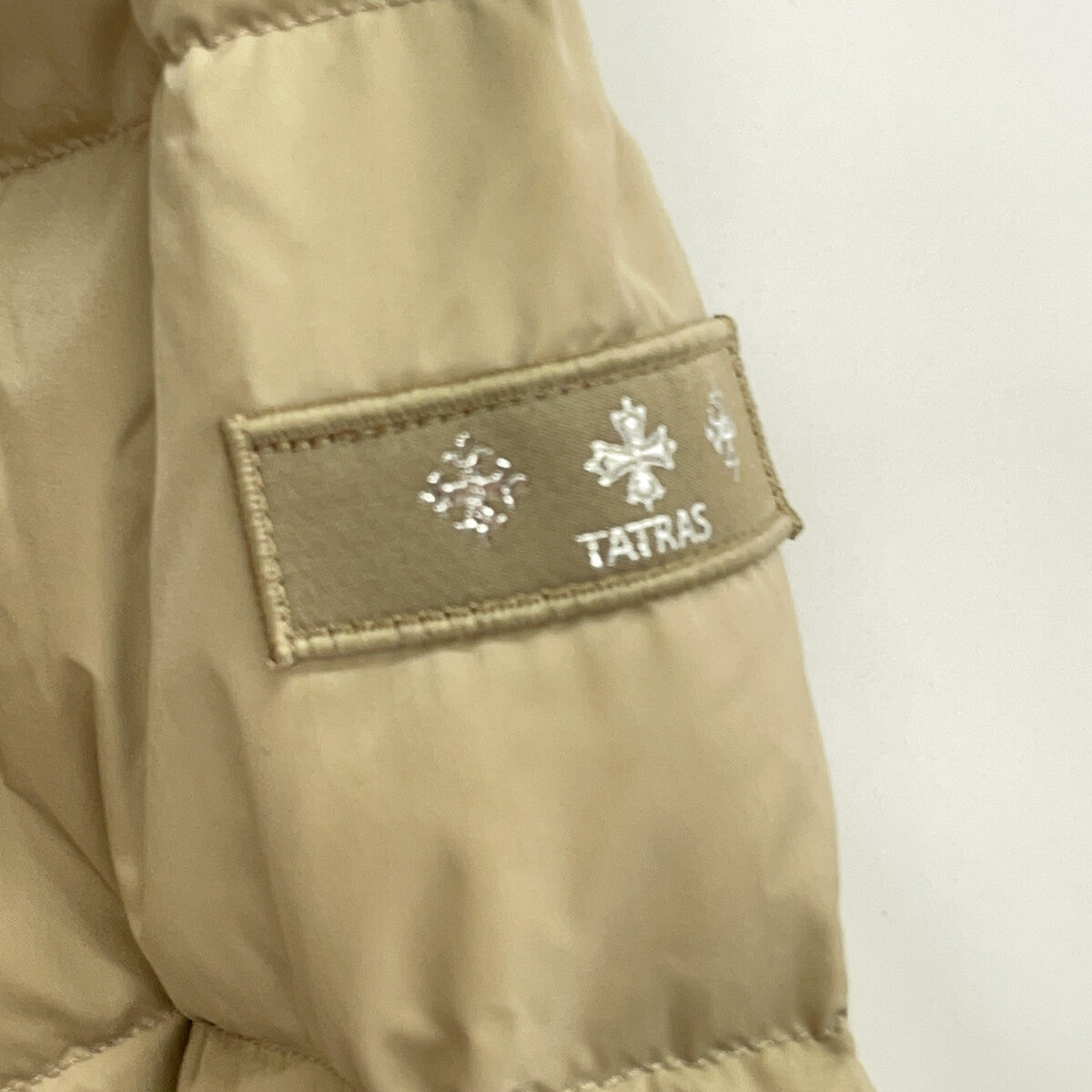 TATRAS タトラス 23AW MTAT23A4905-D MADHI/マーディ ベージュ ナイロン フーデッドダウンジャケット ジャケット