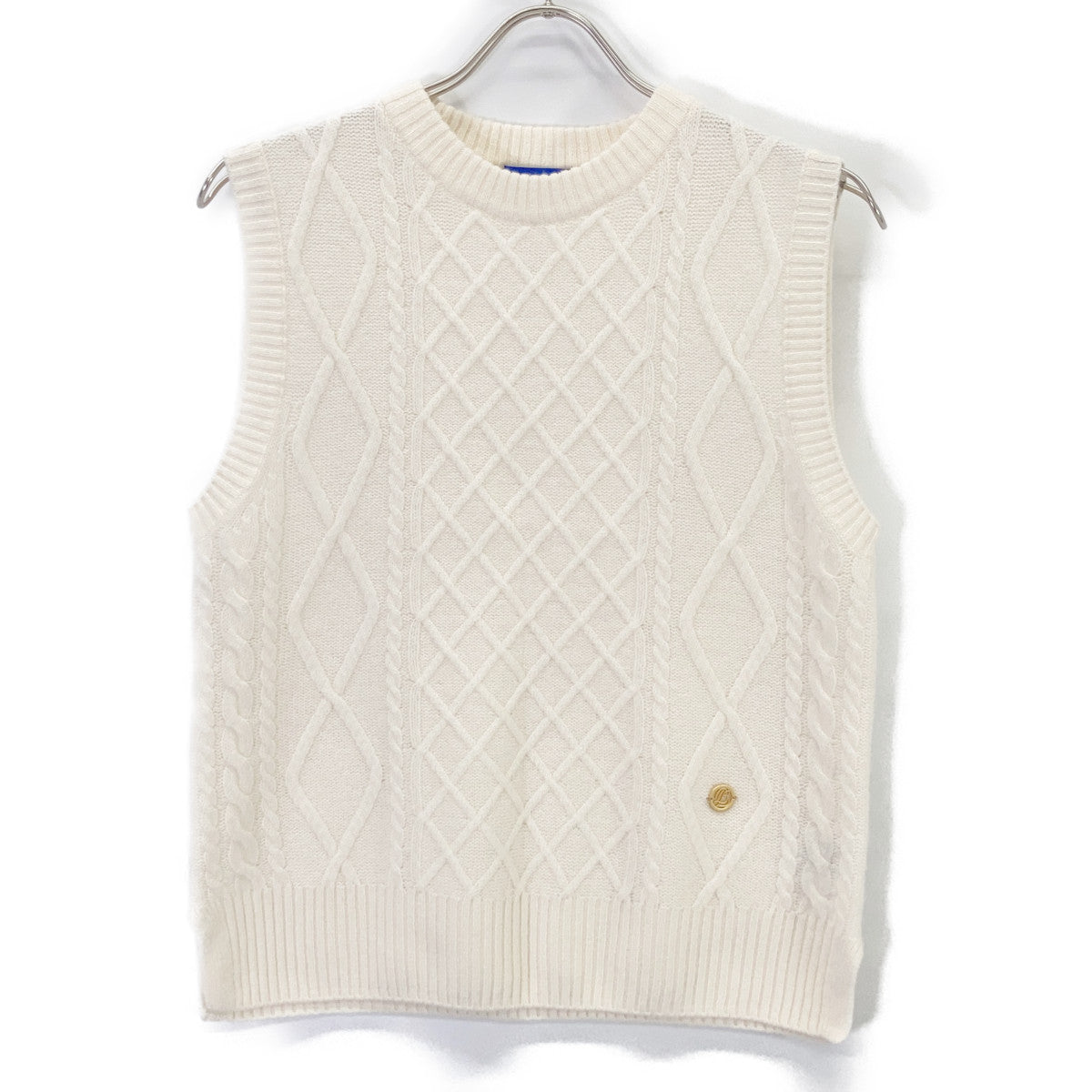 BLUE LABEL CRESTBRIDGE 2025 Ivory x White Knit Vest with Cut and Sew Top 38