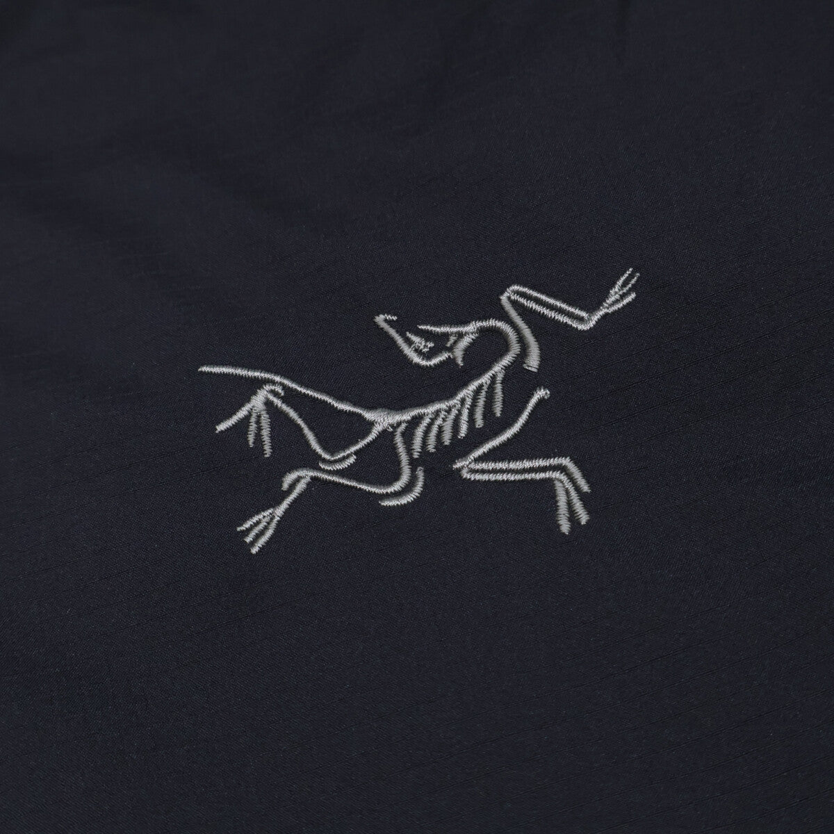 ARC'TERYX 始祖鸟 X000009902 25年款 黑色 Atom SV Hoody M 始祖鸟SV连帽衫 夹克 S