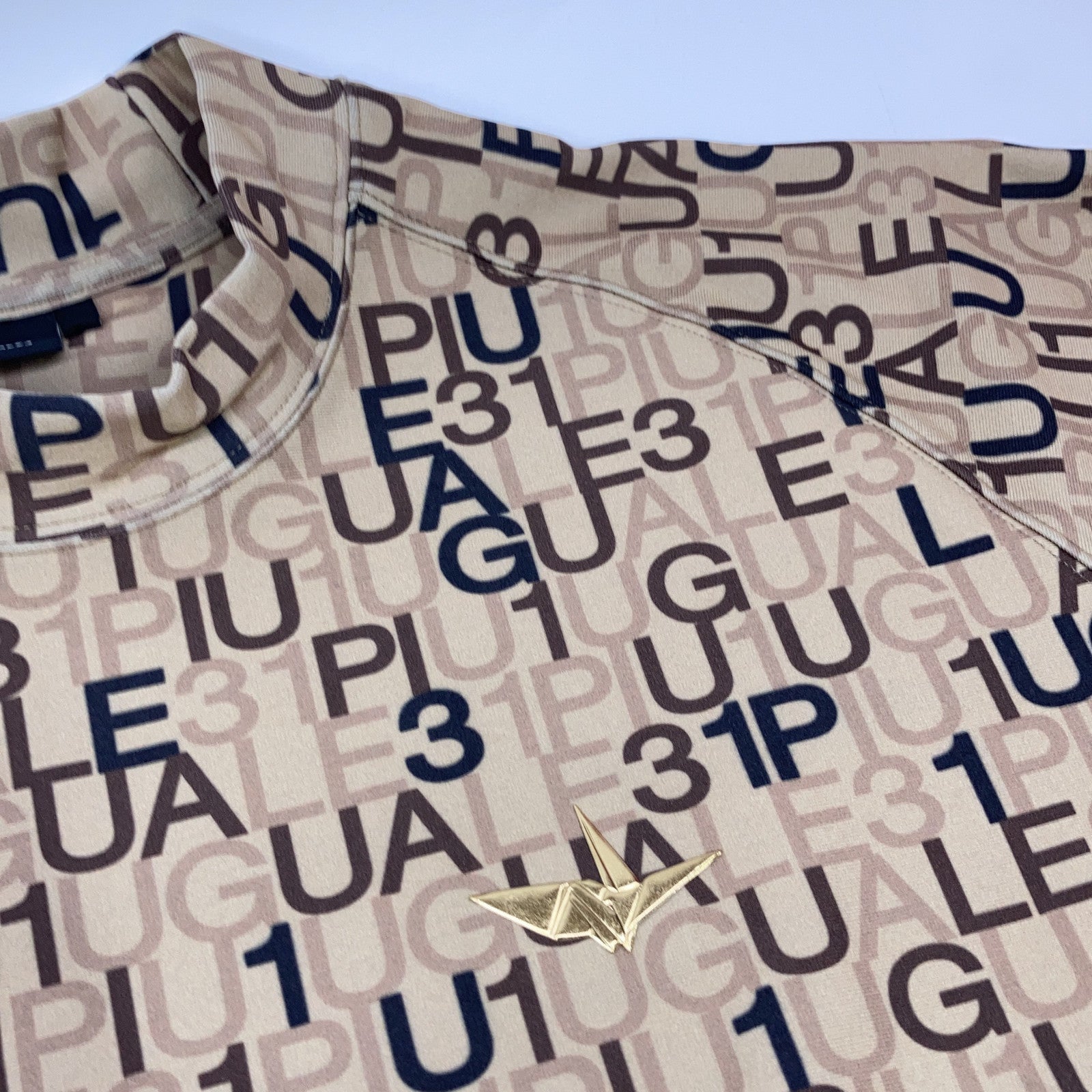 1piu1uguale3 Uno Piu Uno Uguale Tre 【高尔夫】GRT234-POE519 棕色 L/S MOCK NECK LOGO 全印花高领长袖T恤 上衣