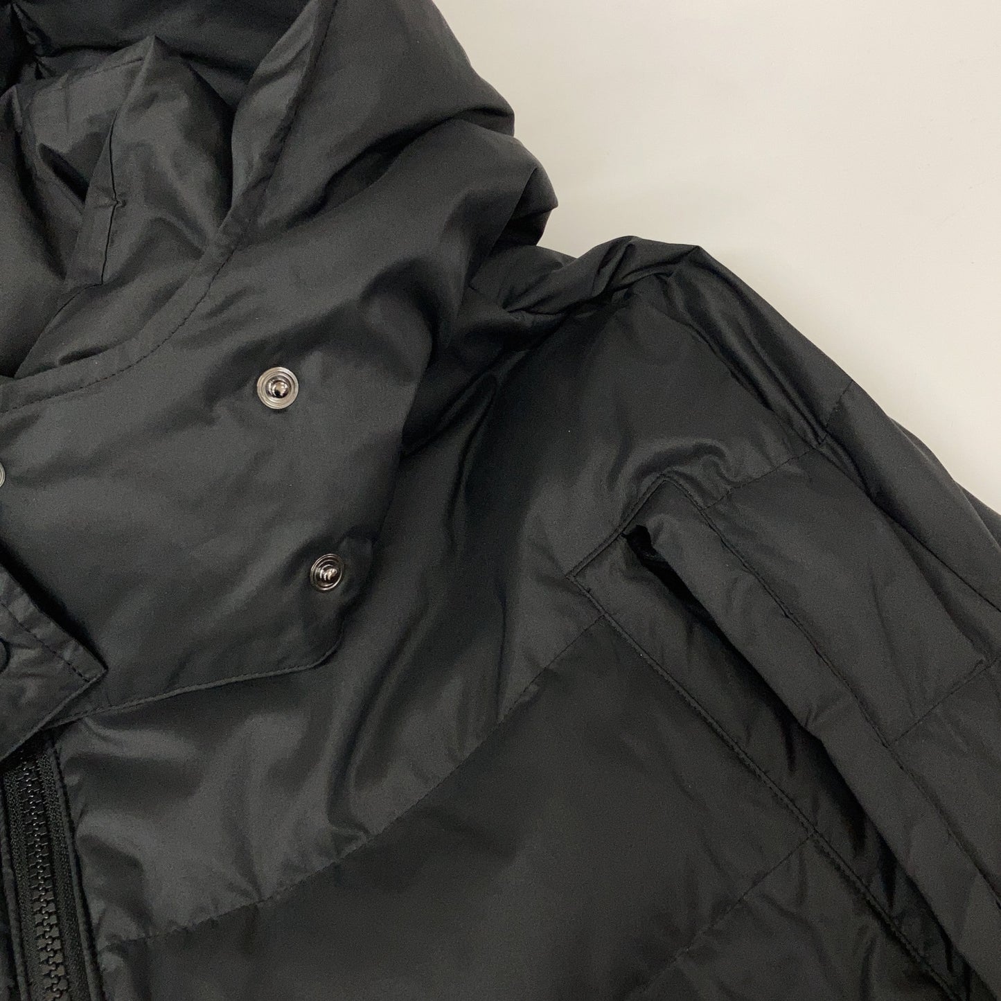 theory luxe Theory Luxe 03-3409605 23AW 黑色带帽斗篷羽绒服 披风 夹克