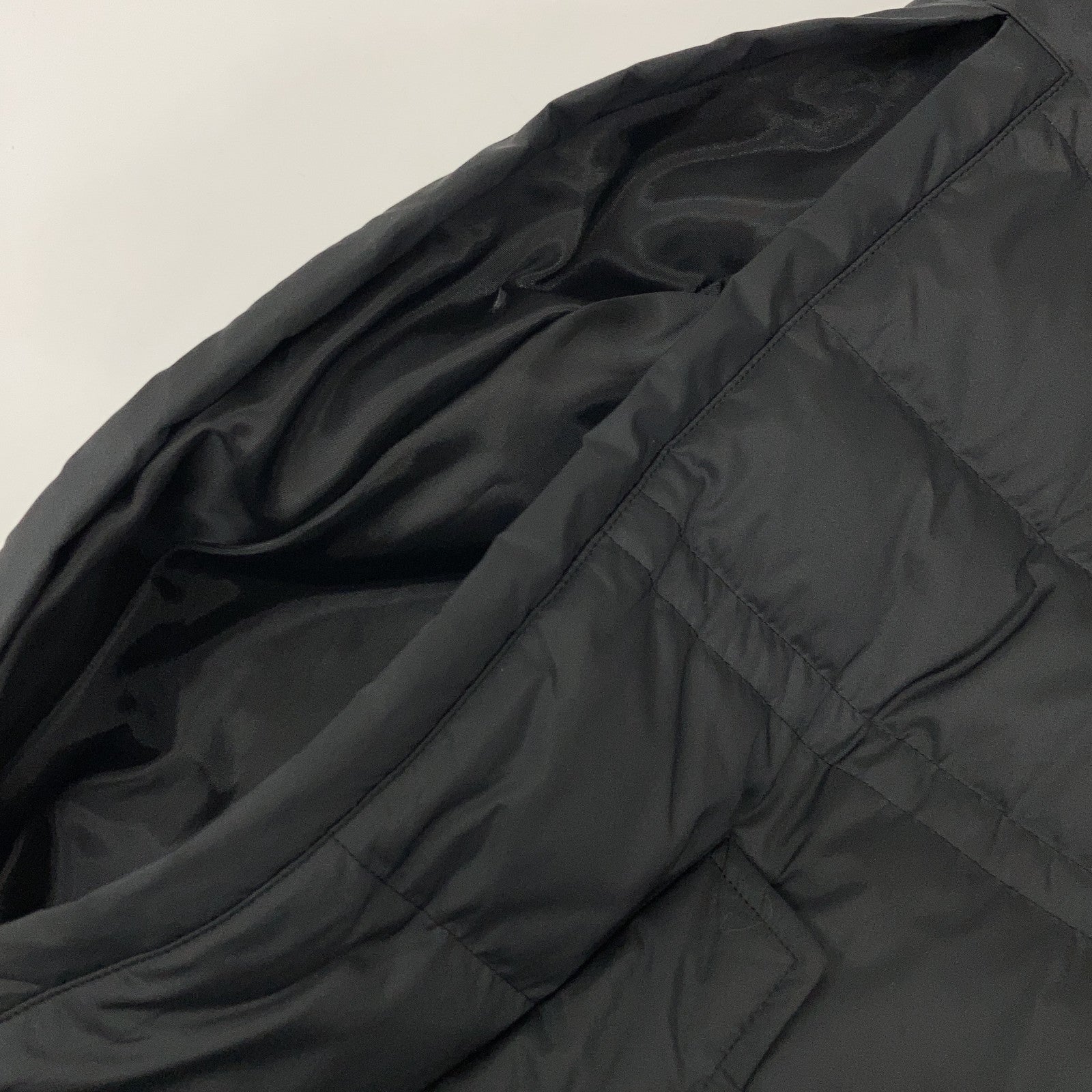 theory luxe Theory Luxe 03-3409605 23AW 黑色带帽斗篷羽绒服 披风 夹克