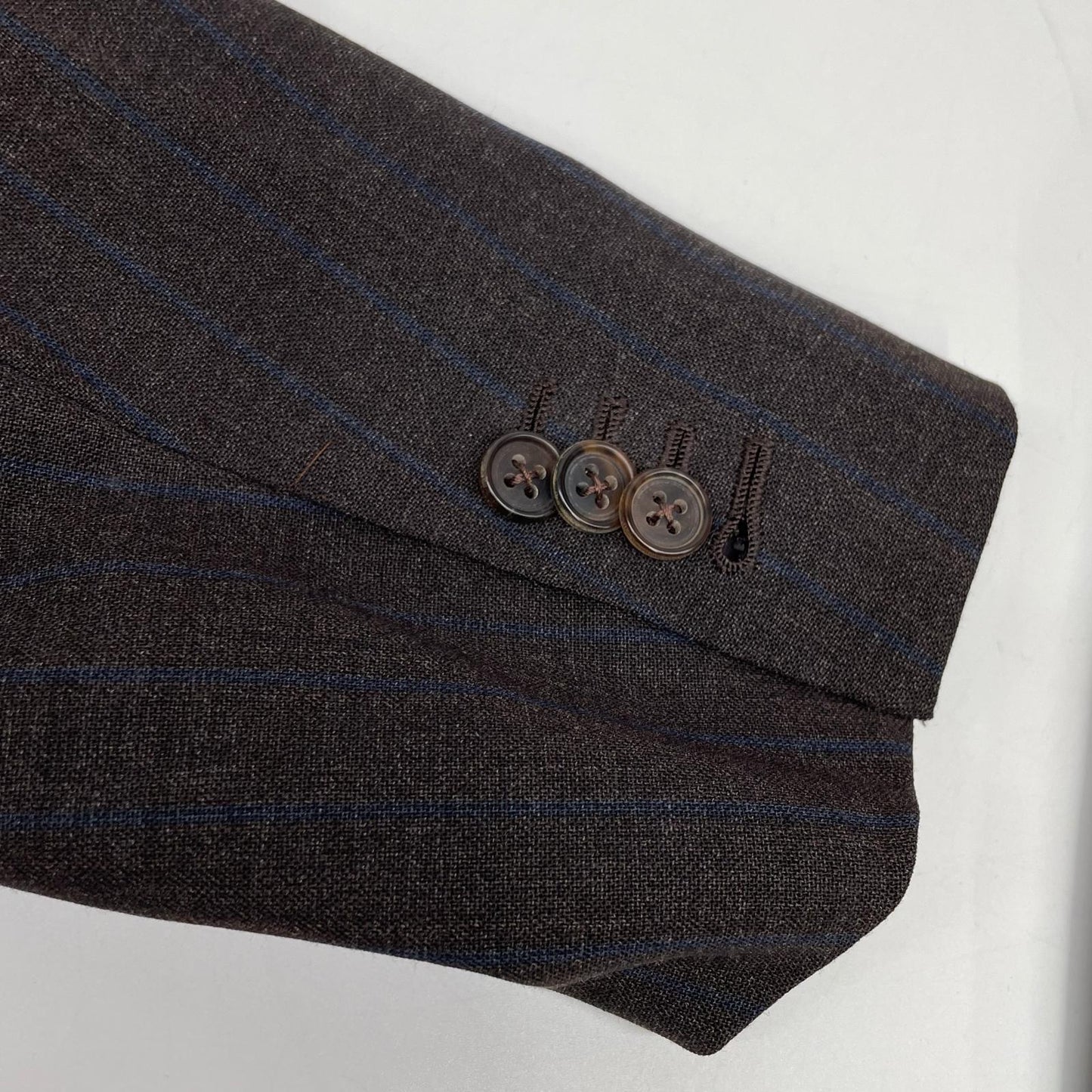 Belvest 贝尔维斯特 【Barneys New York特别定制】深棕色羊毛条纹SUPER 140S三扣西服套装 西服套装