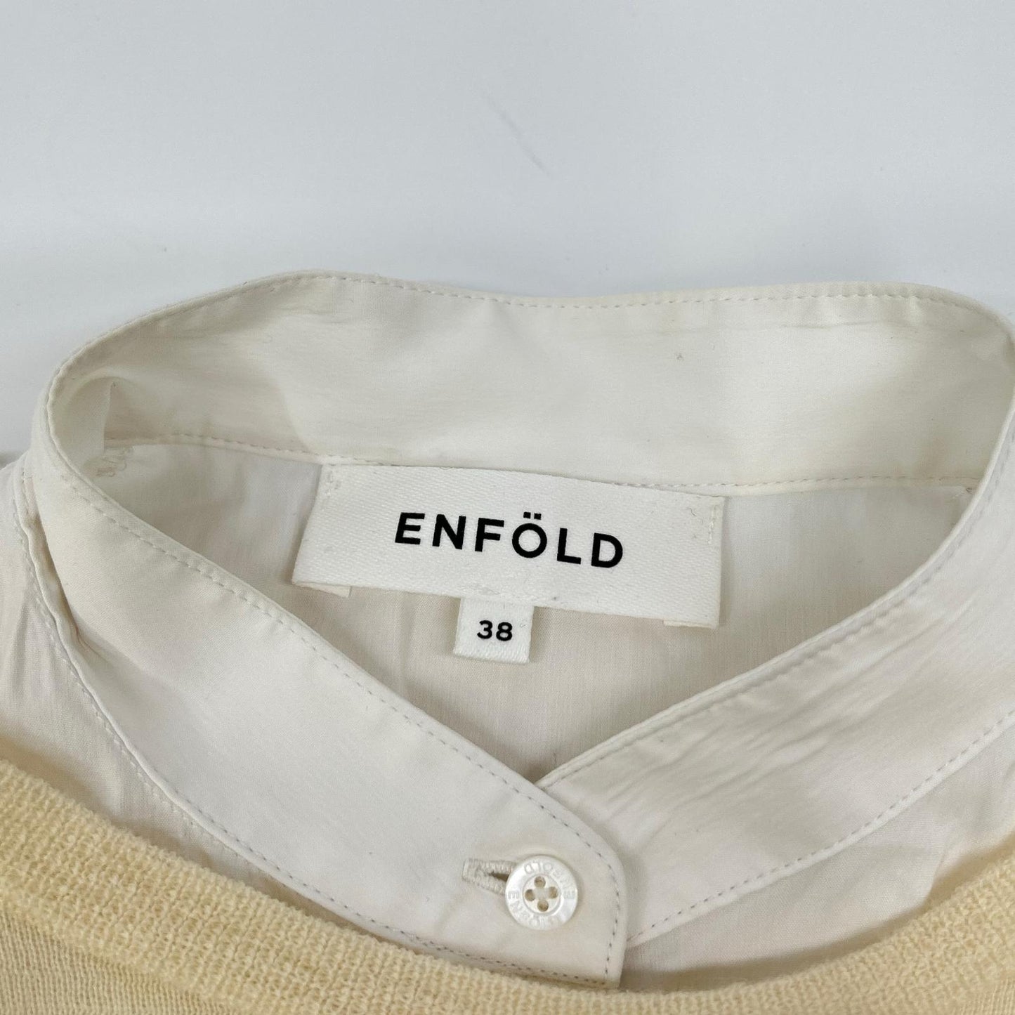 ENFOLD エンフォルド 300CS270-0590 ホワイト×ベージュ アシンメトリーテールカット シャツブラウス トップス