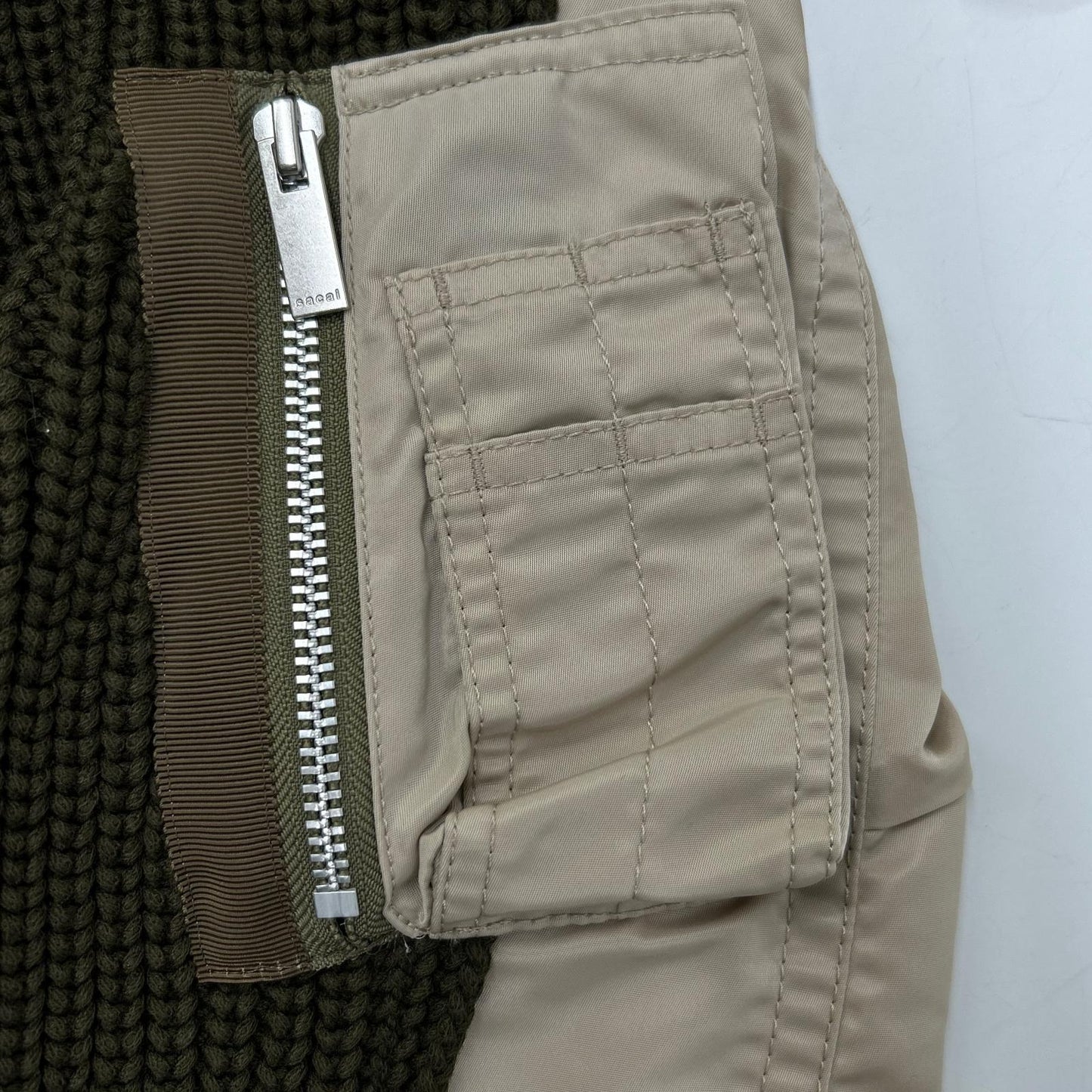 sacai サカイ 22SS 22-06074 オリーブ×ベージュ MA-1ドッキング ニットプルオーバー トップス
