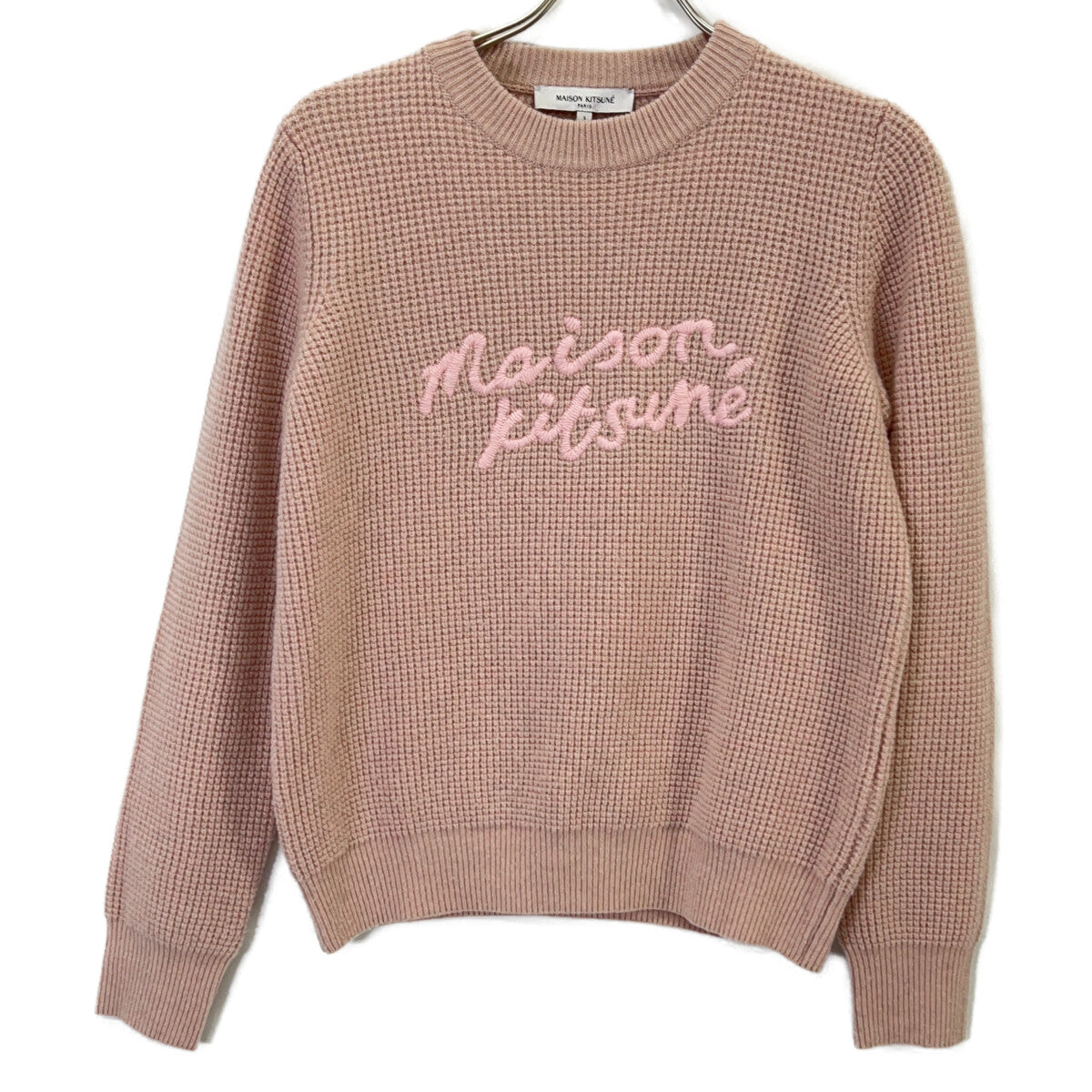 MAISON KITSUNE LW00812KT1063 Pink Wool Lettering Embroidery Logo Waffle Knit Pullover Top