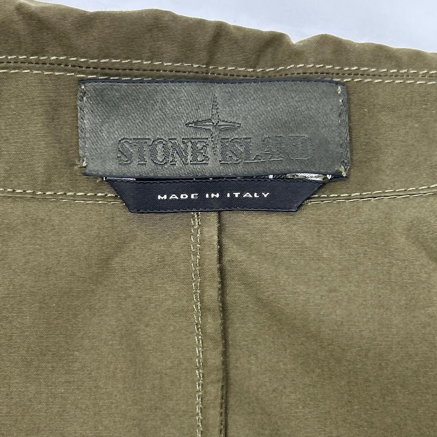 STONE ISLAND STONE ISLAND 23SS 7815437F1 GHOST PIECE 卡其色标志纽扣 O-VENTILE 凡戴尔棉夹克 夹克
