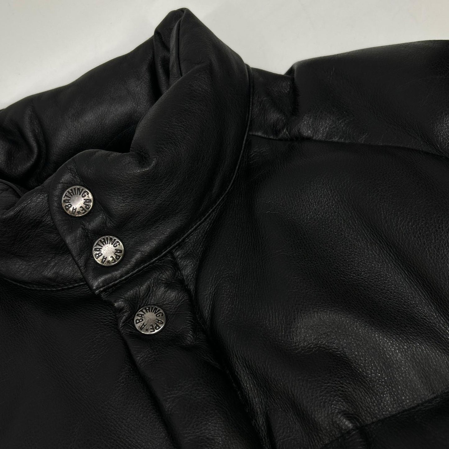 A BATHING APE アベイシングエイプ ﾌﾞﾗｯｸ peel slowly and see ｶｳﾊｲﾄﾞ ﾚｻﾞｰﾀﾞｳﾝｼﾞｬｹｯﾄ ジャケット L