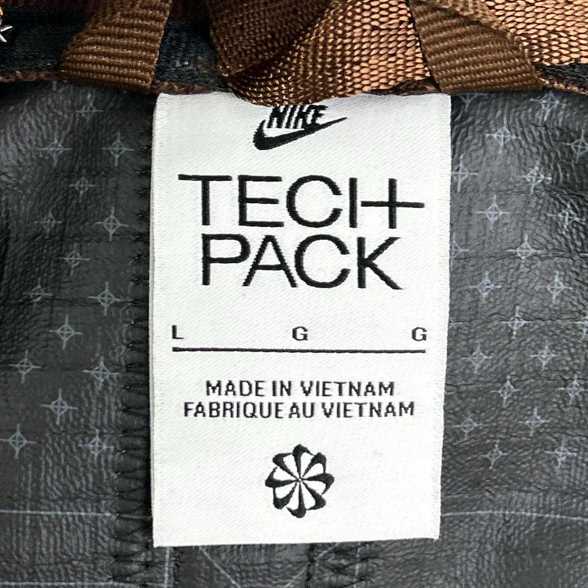NIKE ナイキ TECH PACK DM5502-215 ブラウン ストームフィットボンバージャケット ジャケット