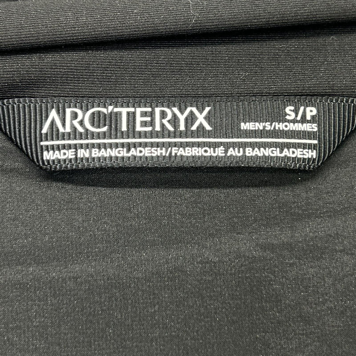 ARC'TERYX アークテリクス 22年製 ブラック ATOM AR HOODY ジャケット ジャケット