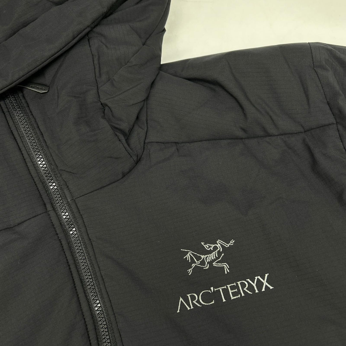 ARC'TERYX アークテリクス 22年製 ブラック ATOM AR HOODY ジャケット ジャケット