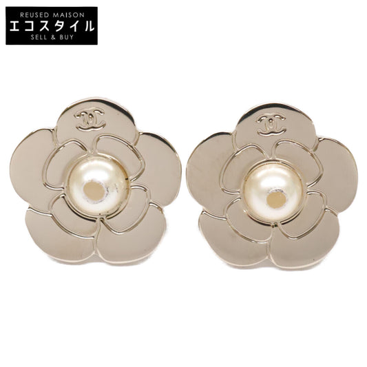 B17B ココマーク カメリアモチーフ イミテーションパール ピアス レディース