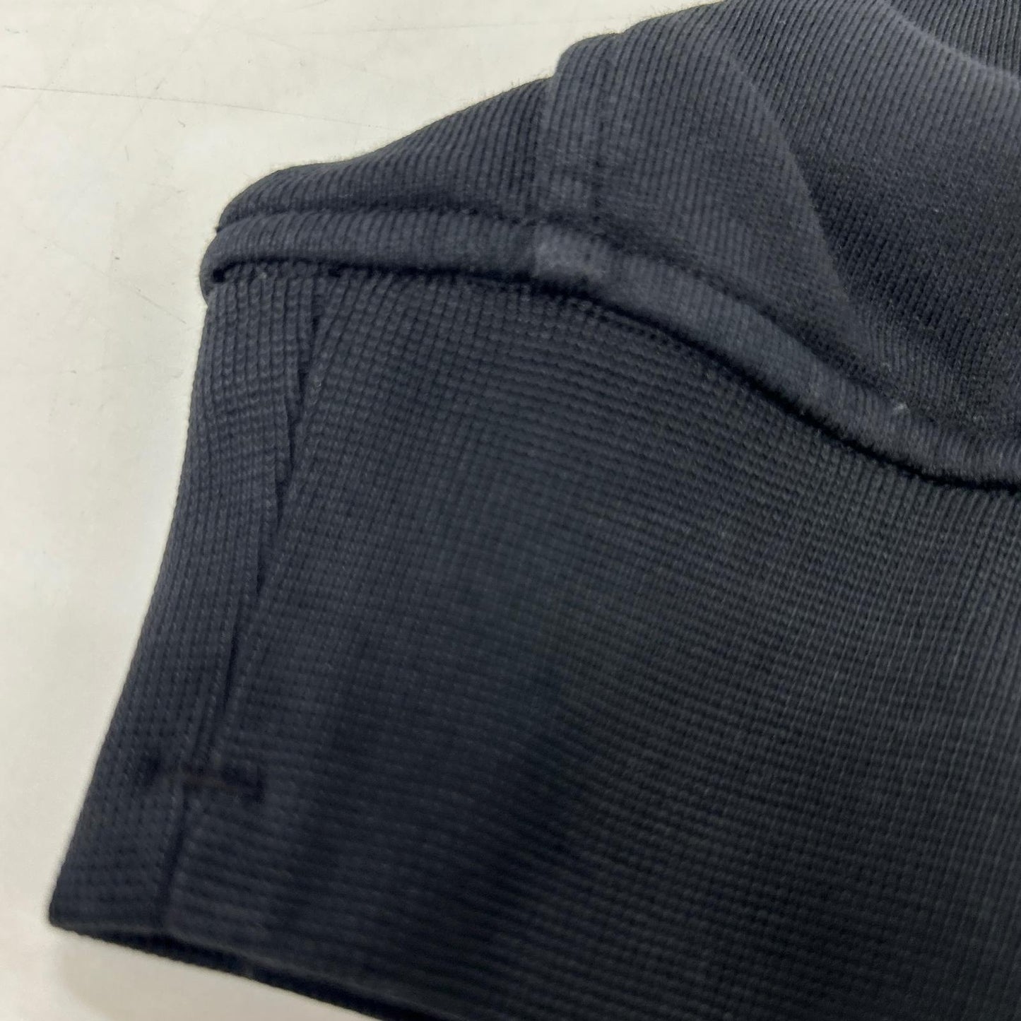STONE ISLAND ストーンアイランド K1S156100667 S0124 ブラック コットン混 ロゴ刺繍 クルーネックスウェットプルオーバー トップス