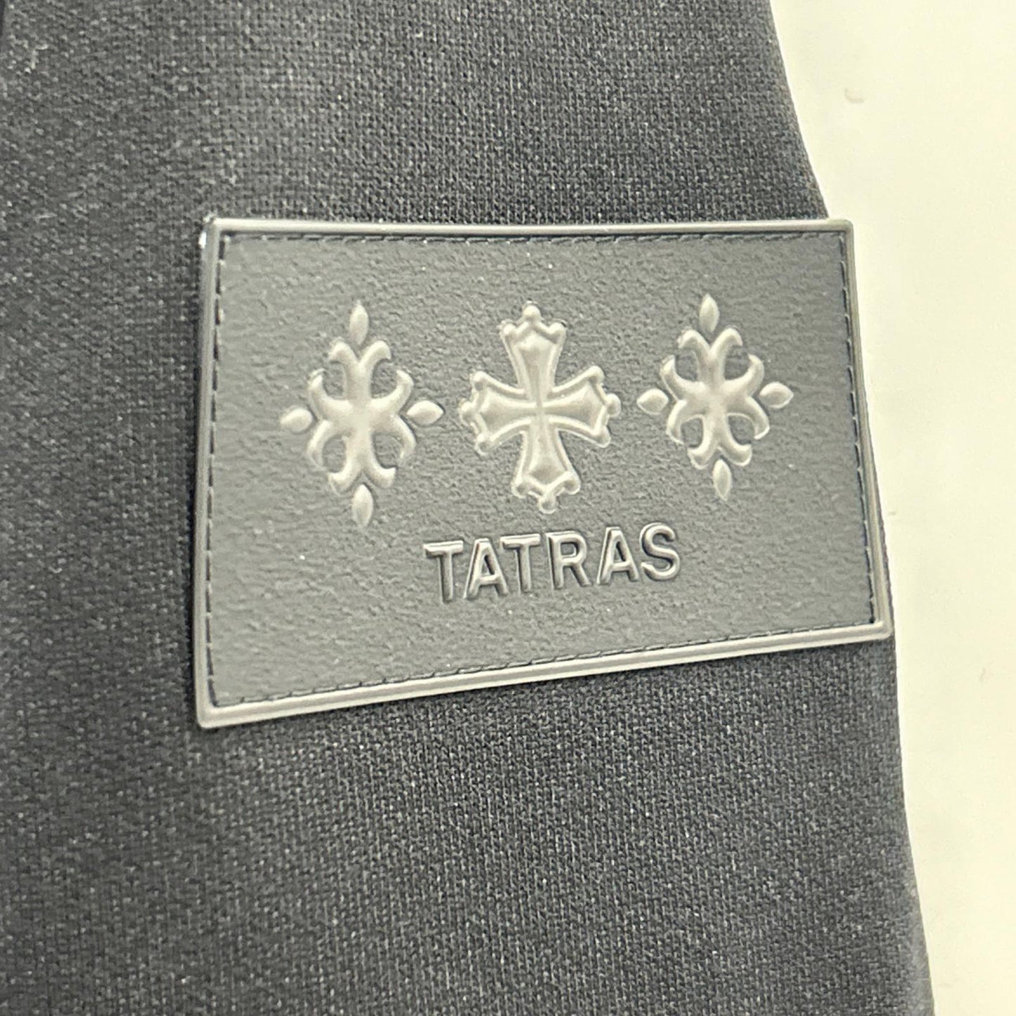 TATRAS タトラス MTAT22A4840-D ﾌﾞﾗｯｸ TARO ﾗｲﾄﾀﾞｳﾝｼﾞｬｹｯﾄ ジャケット 01 メンズ