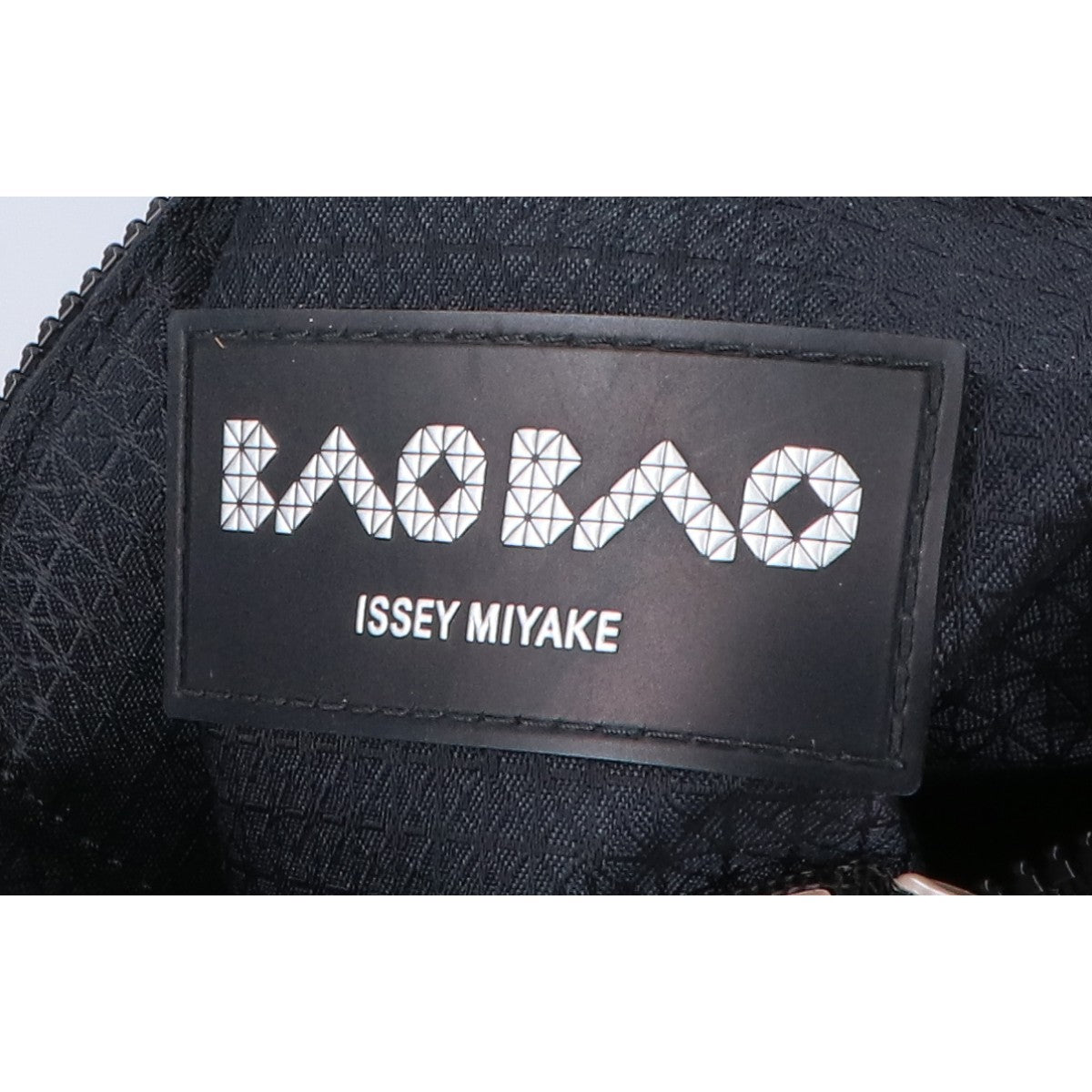 BAOBAO ISSEYMIYAKE バオバオイッセイミヤケ BB01-AG463 ROW METALLIC メタリック ショルダーバッグ