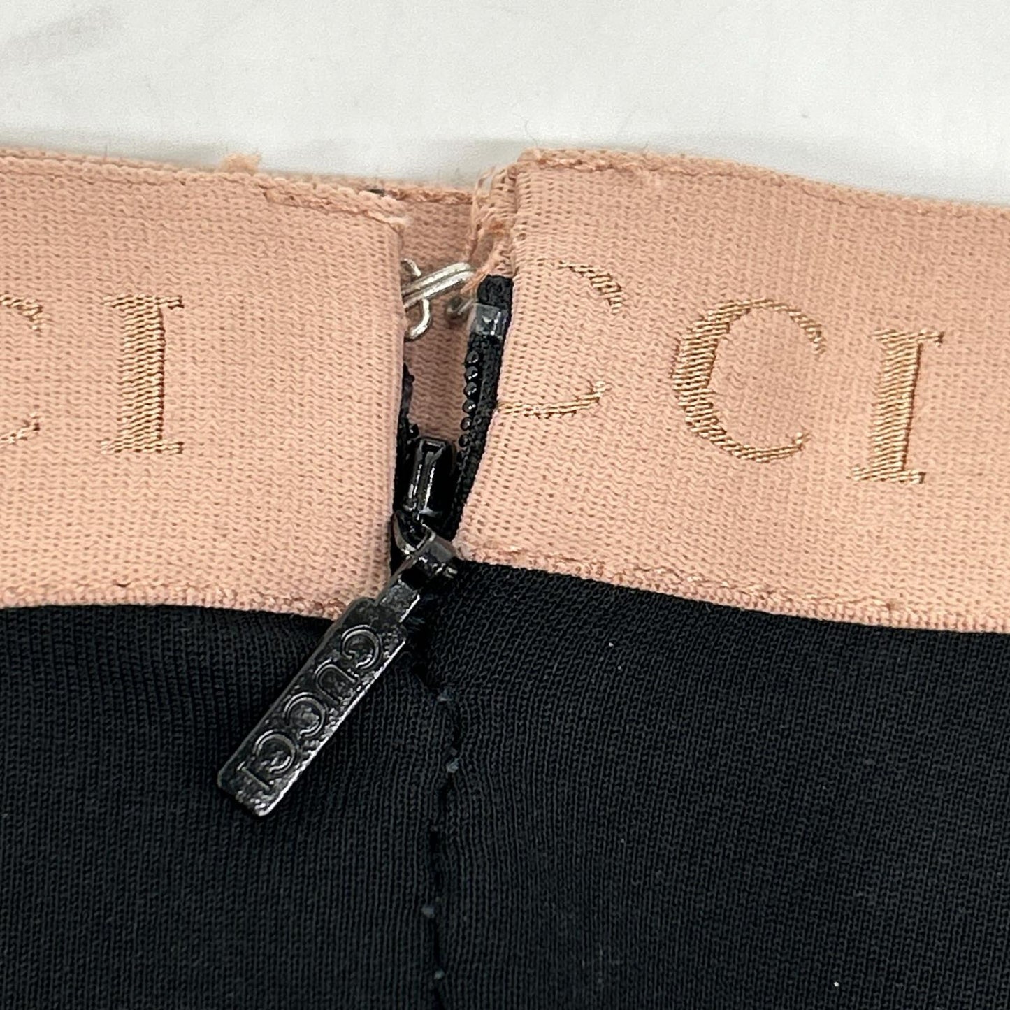GUCCI グッチ 610943 XJCCX ブラック×ピンク レーヨン混 ウエストロゴ センターシーム ジャージーレギンスパンツ ボトムス