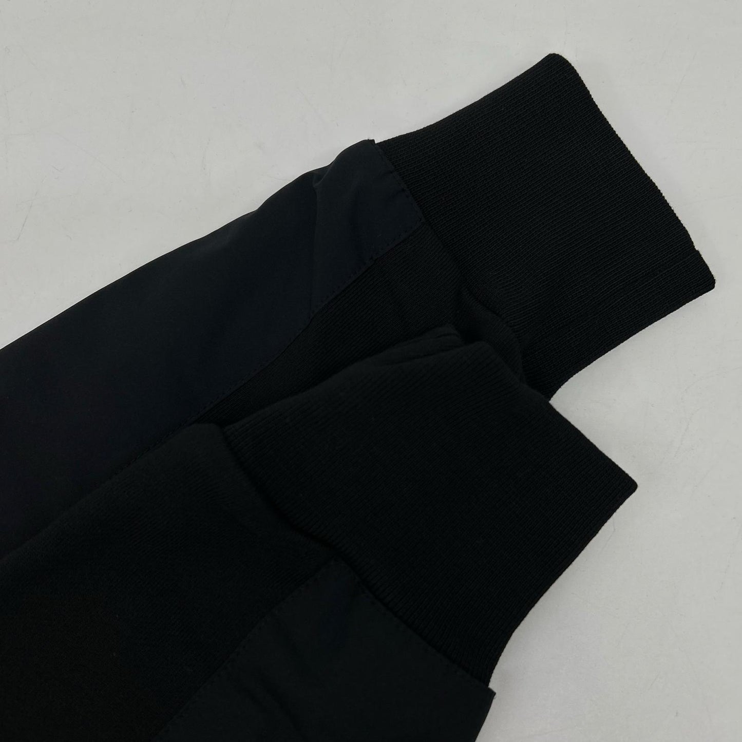 HERNO 赫尔诺 JC002UL-50017 Laminar系列 黑色 棉质尼龙拼接 拉链运动夹克 上衣
