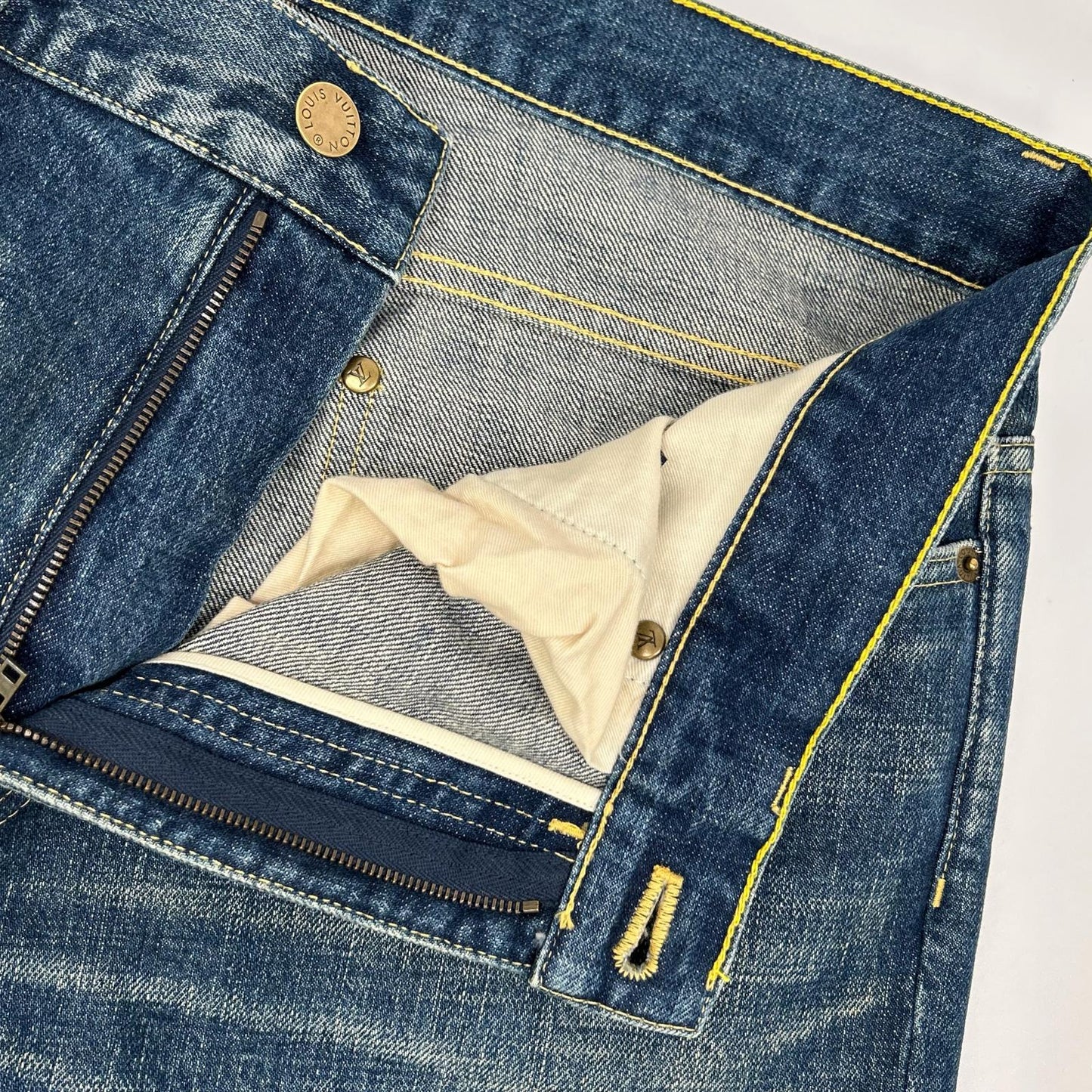 LOUIS VUITTON ルイヴィトン インディゴ LVロゴ刺繍 モノグラムレザーパッチ ジップフライデニムパンツ ボトムス