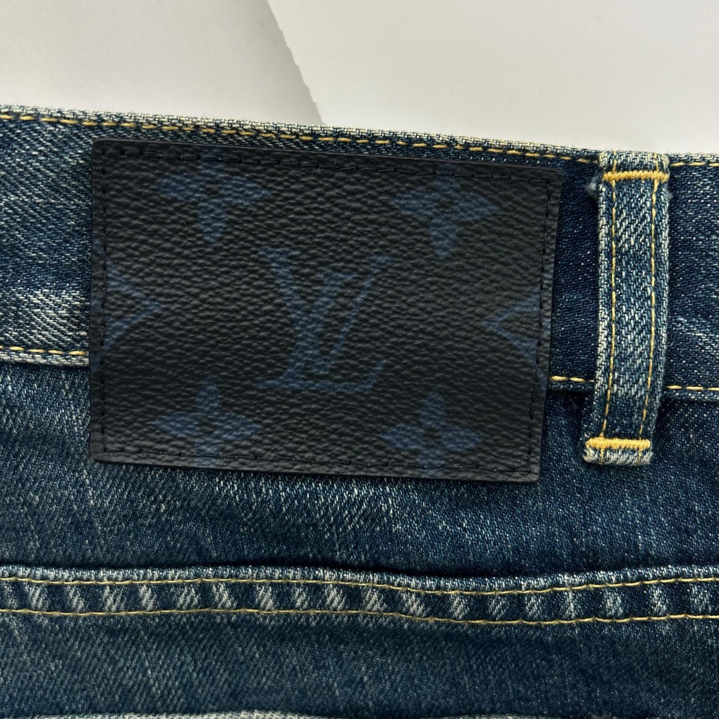 LOUIS VUITTON ルイヴィトン インディゴ LVロゴ刺繍 モノグラムレザーパッチ ジップフライデニムパンツ ボトムス