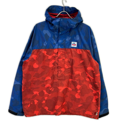 A BATHING APE BAPE 001LJA301009X 红蓝色猿猴迷彩尼龙登山套头衫夹克