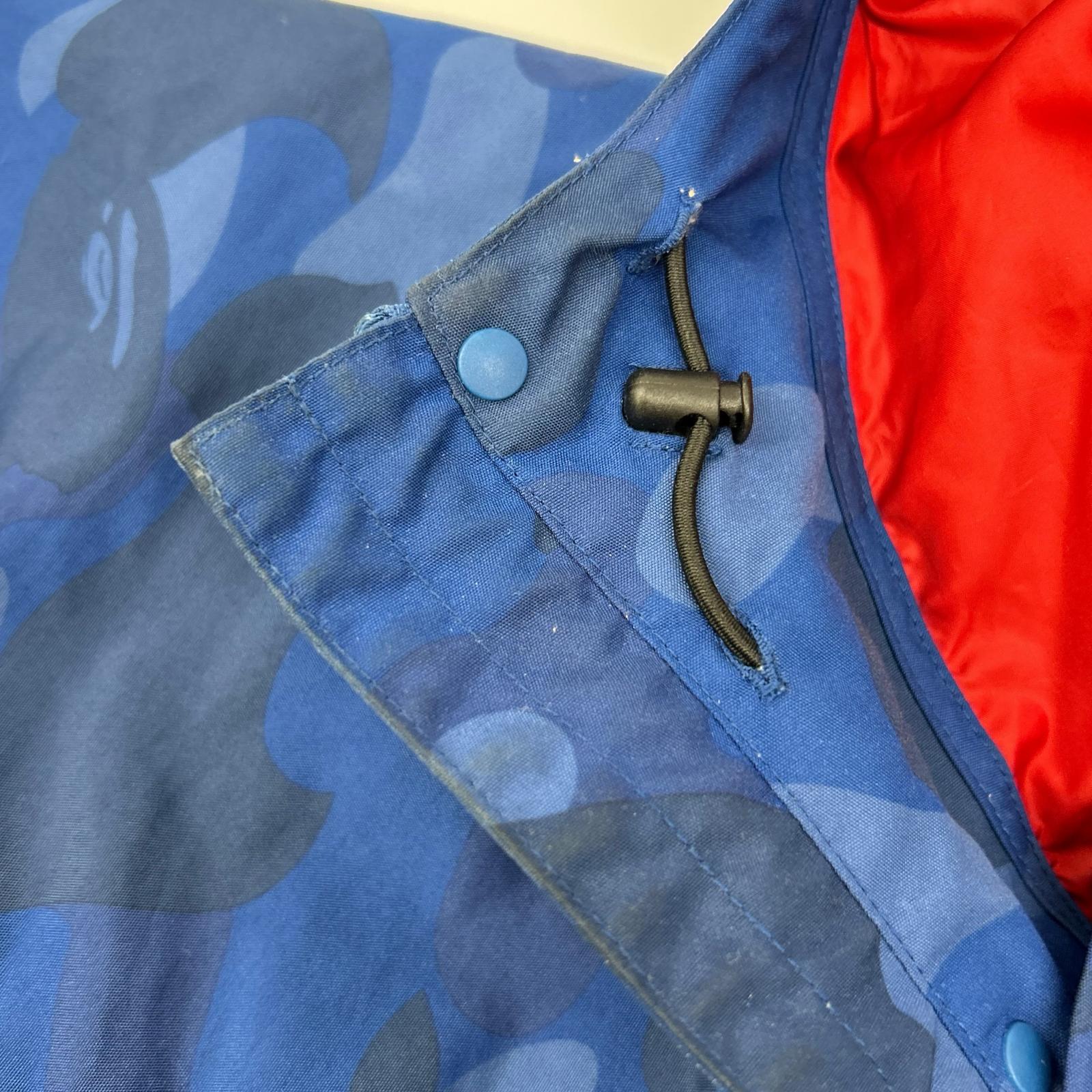 A BATHING APE BAPE 001LJA301009X 红蓝色猿猴迷彩尼龙登山套头衫夹克