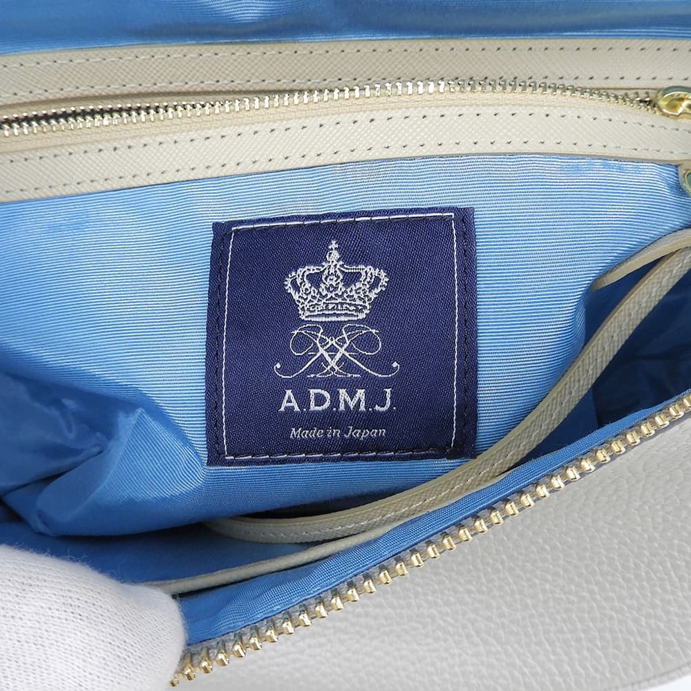 A.D.M.J. Accessoires De Mademoiselle ADMJ 新品同様 牛革シュリンク型押し クロスボディバッグ ショルダーバッグ レディース シルバー ショルダーバッグ