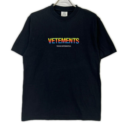 VETEMENTS 维特萌 黑色 彩色徽标印花 短袖T恤 上衣